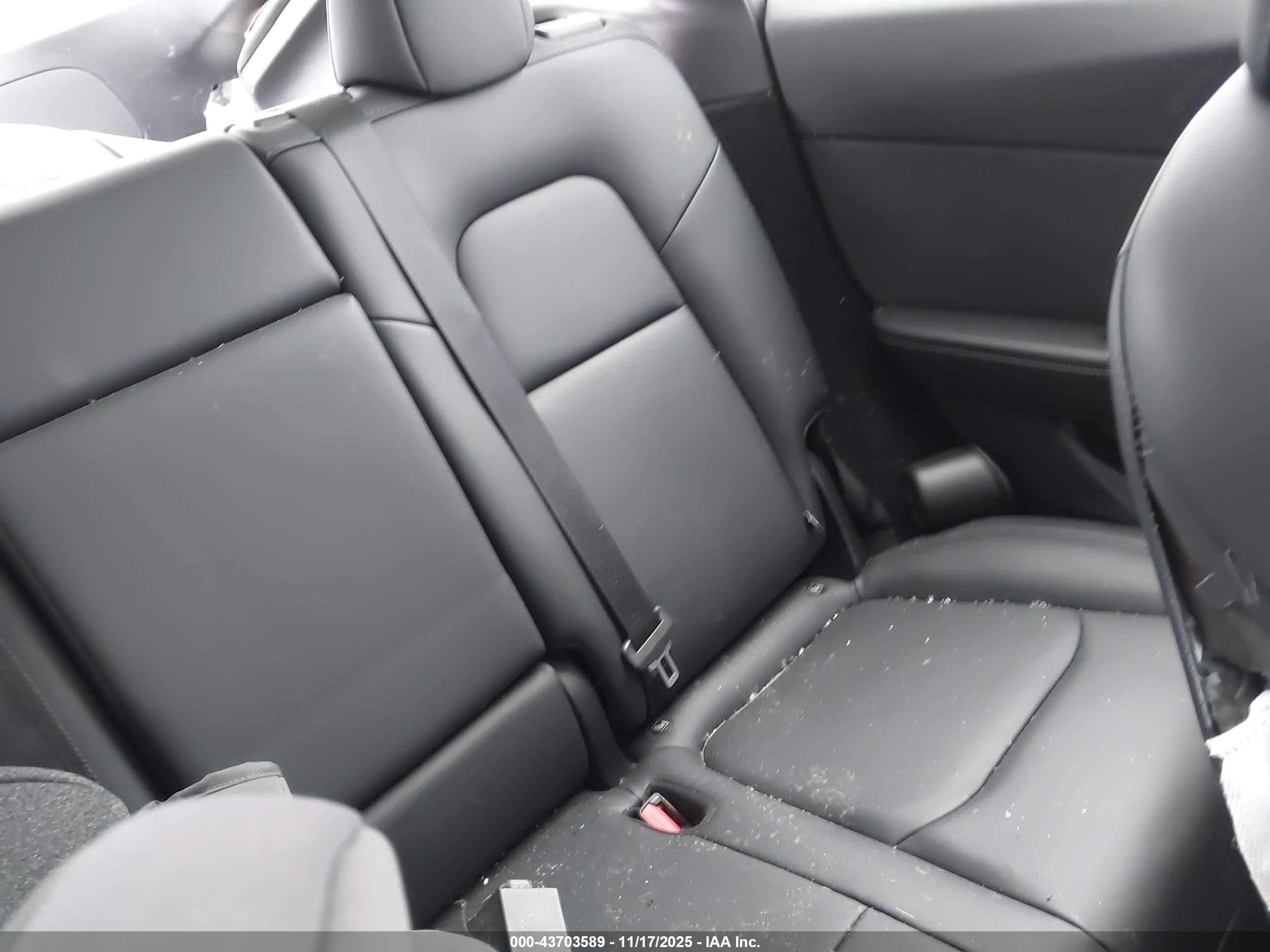TESLA MODEL image 8