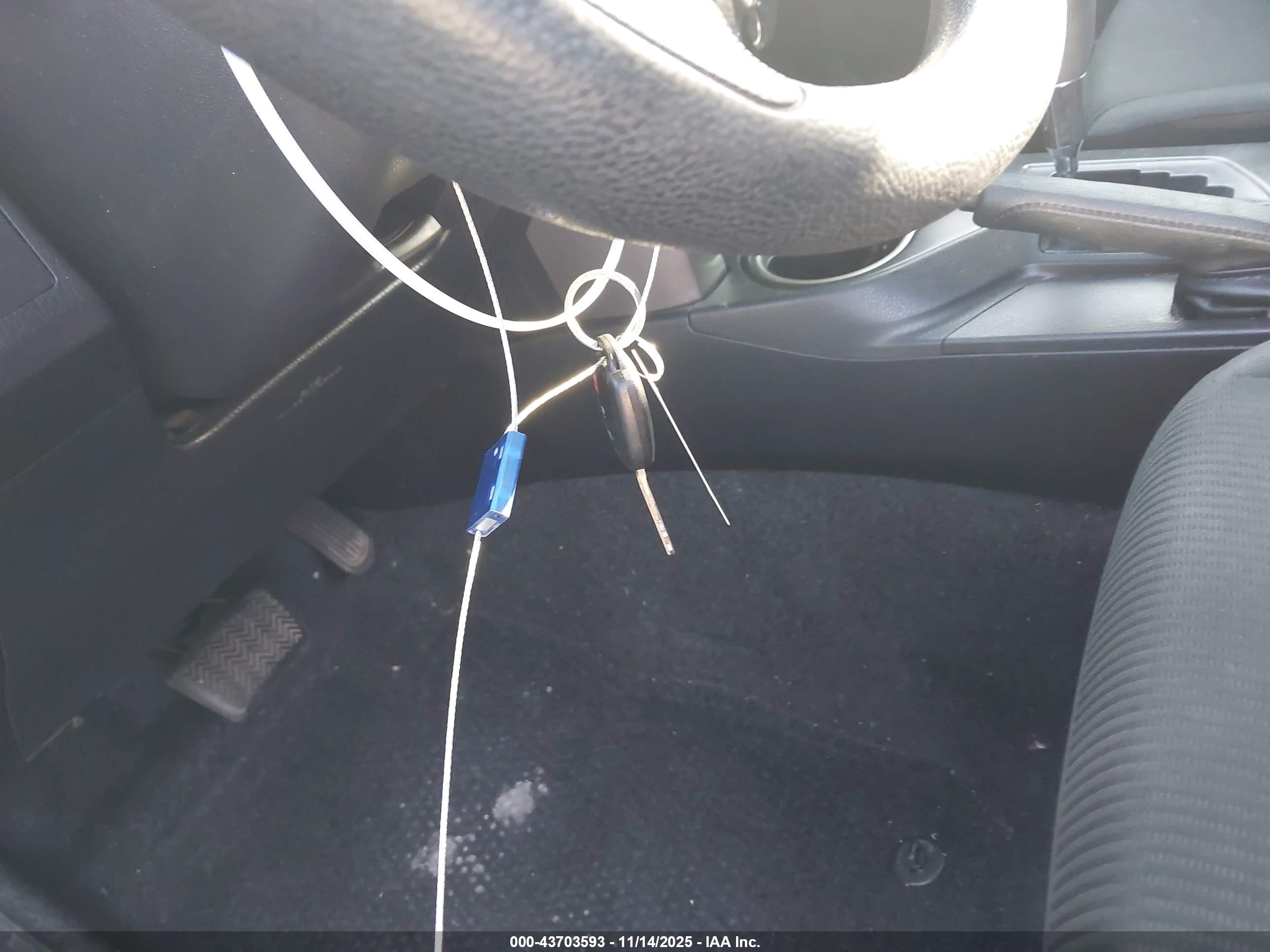 TOYOTA RAV4 image 11