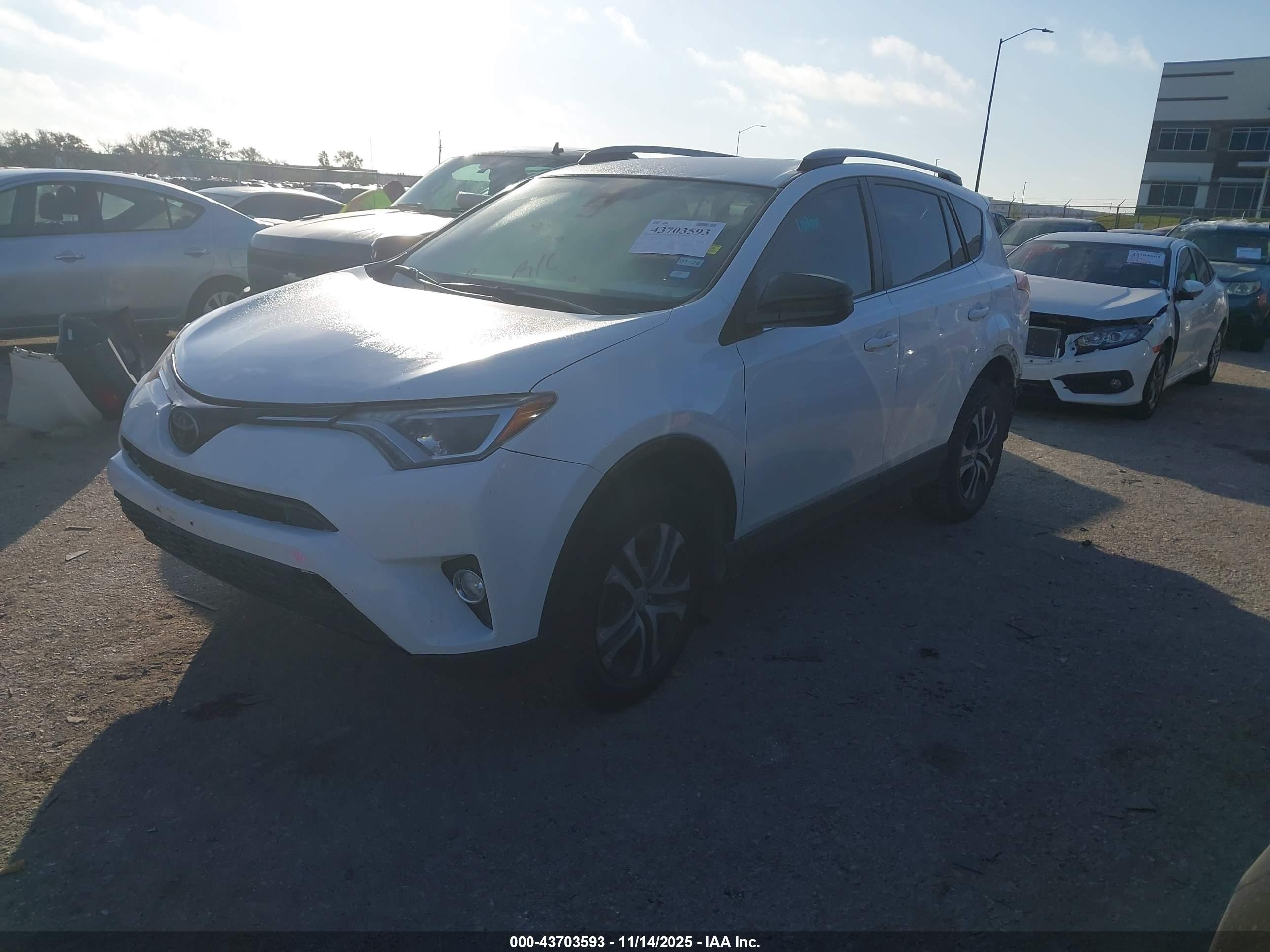 TOYOTA RAV4 image 2