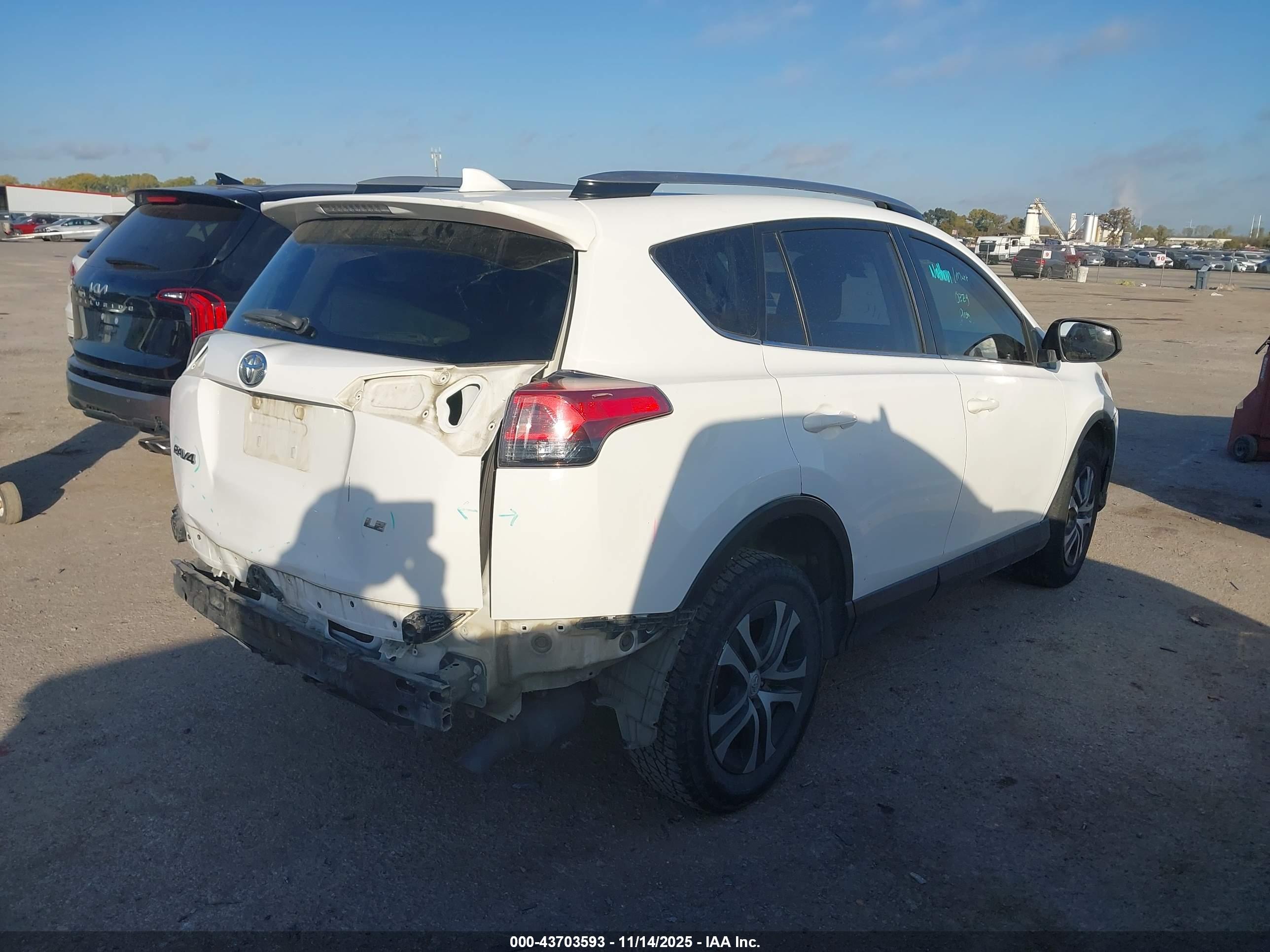 TOYOTA RAV4 image 4