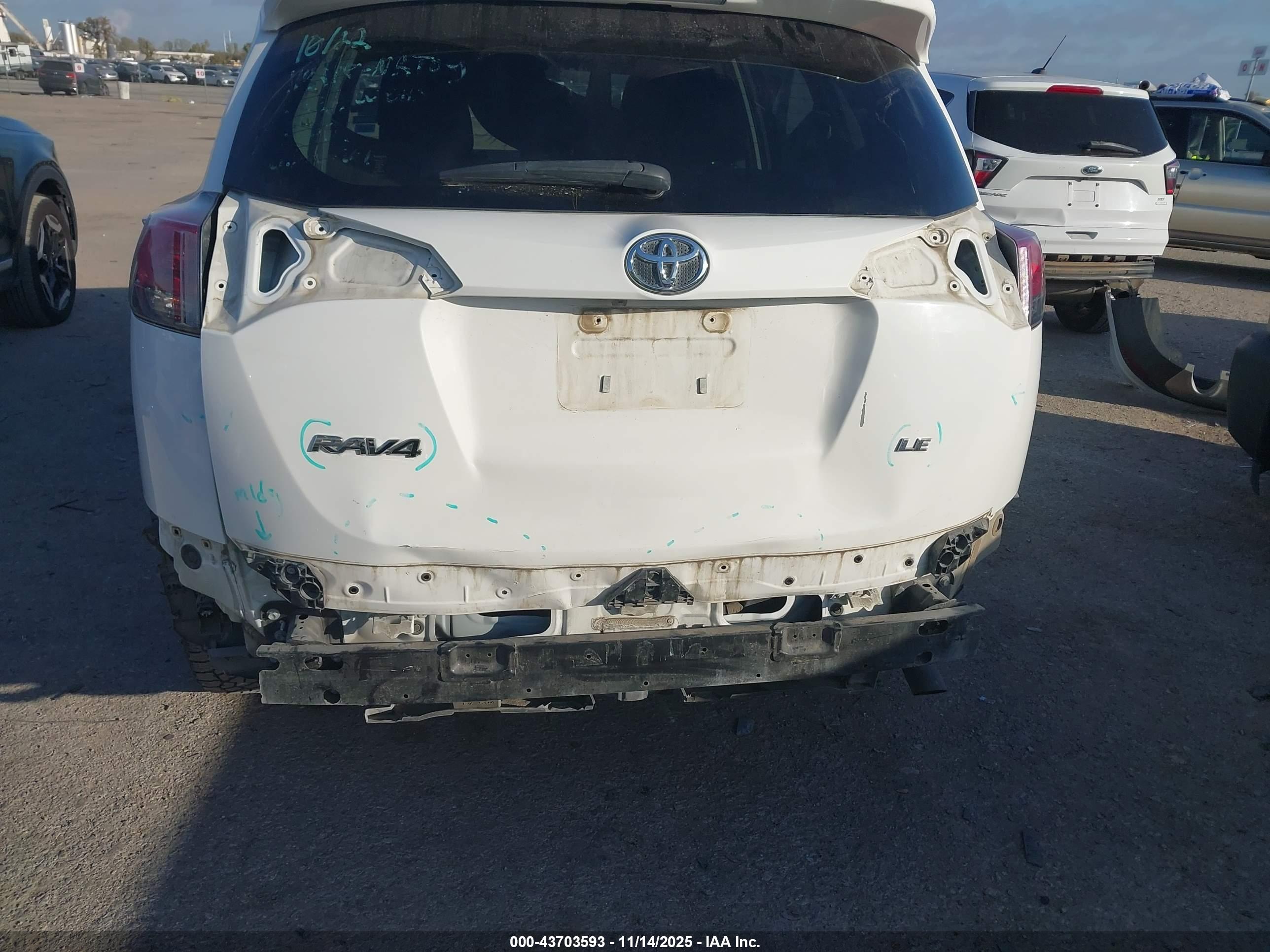 TOYOTA RAV4 image 6