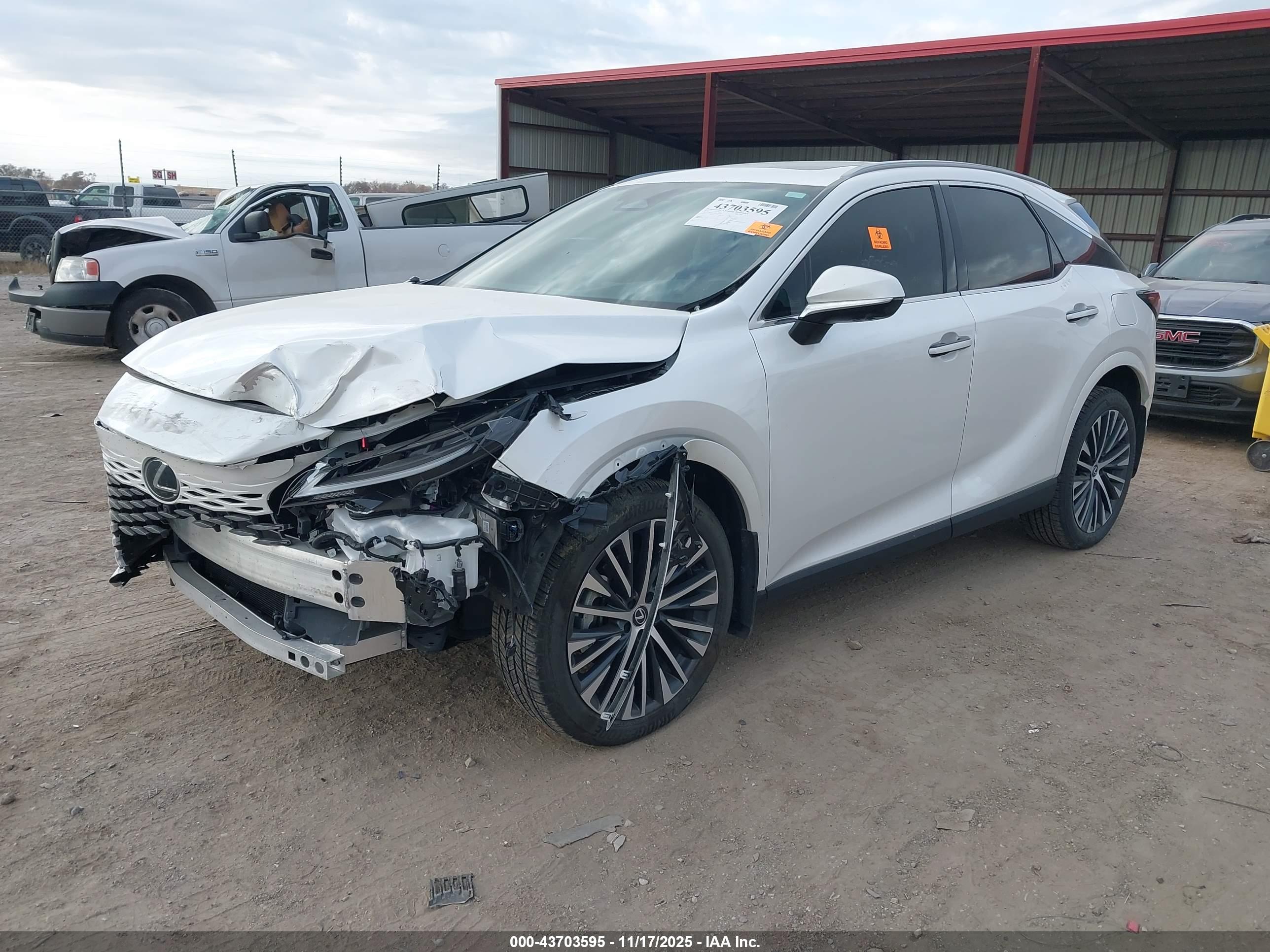 LEXUS RX image 2