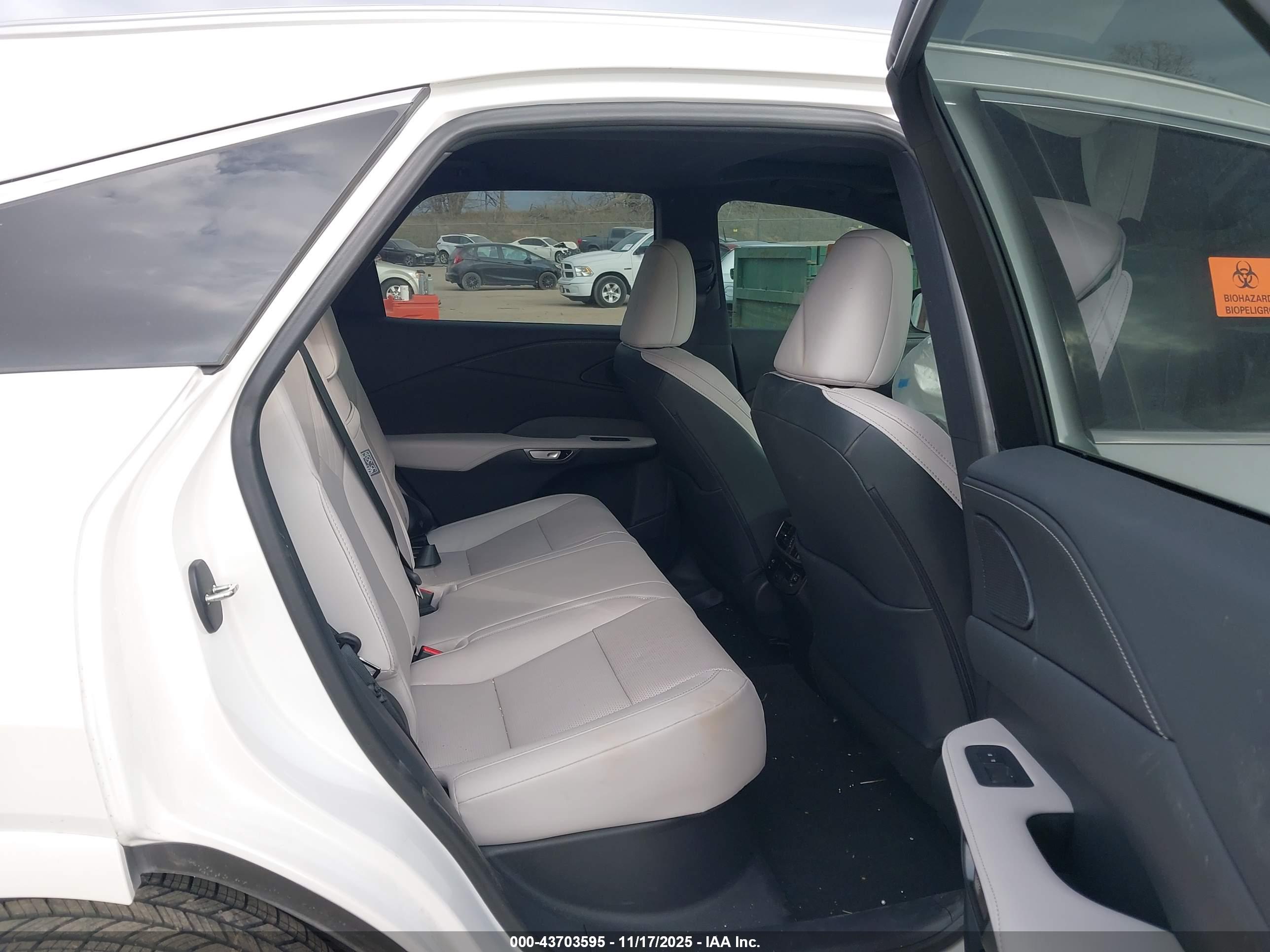 LEXUS RX image 8