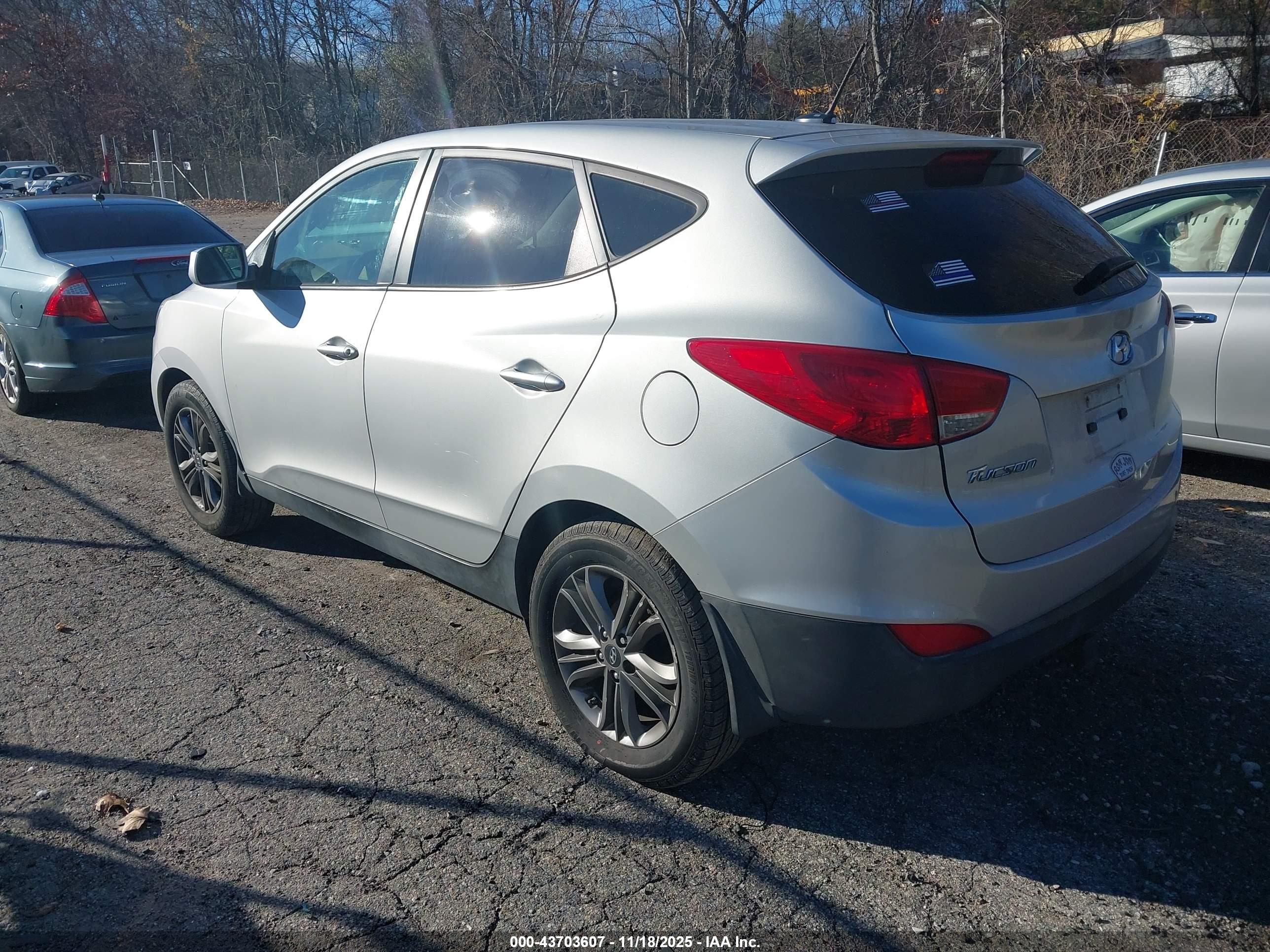 HYUNDAI TUCSON image 3