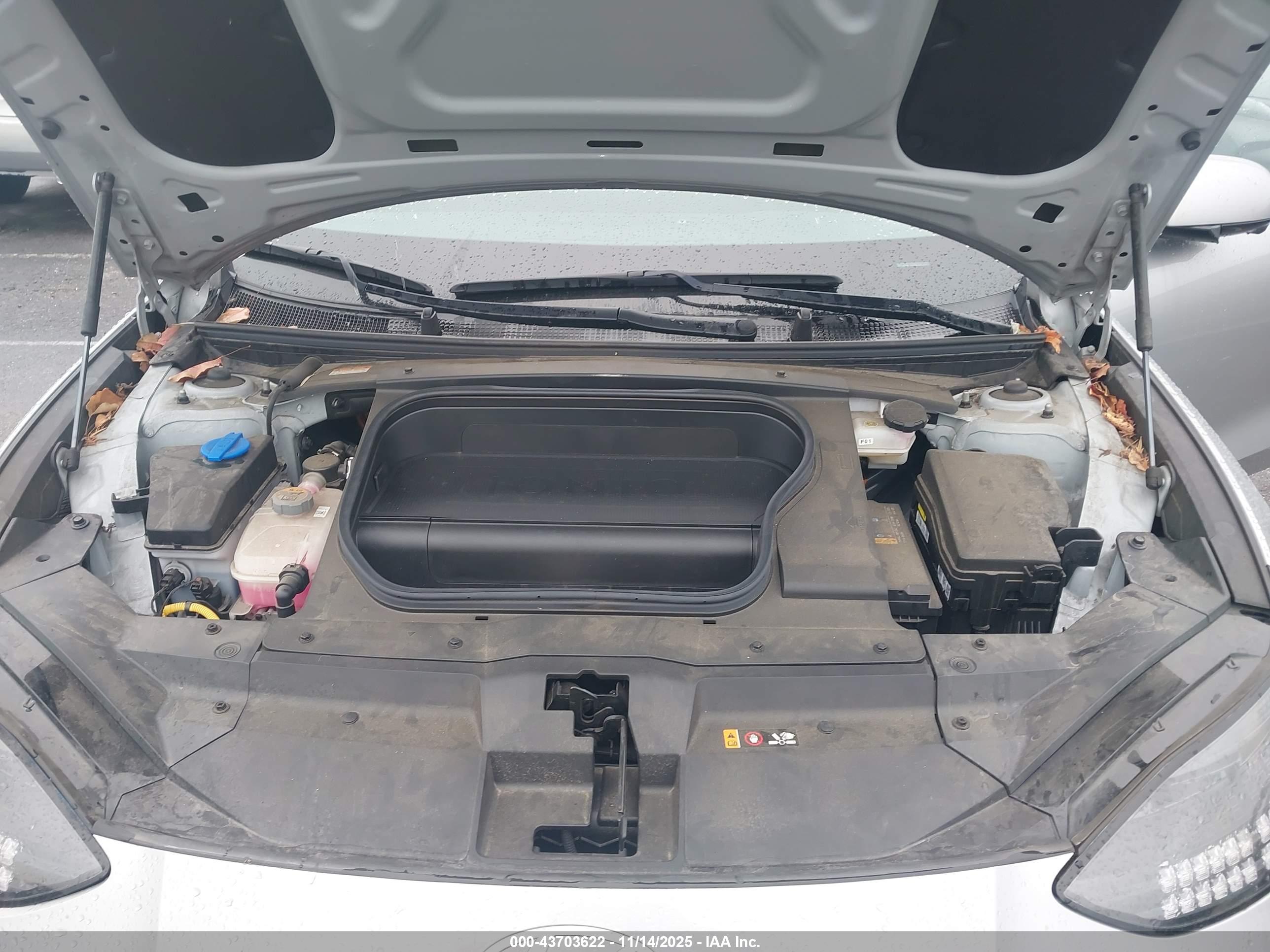 HYUNDAI IONIQ image 10