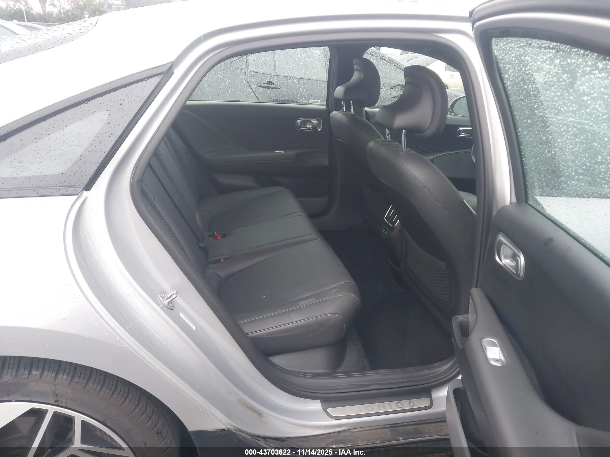 HYUNDAI IONIQ image 8