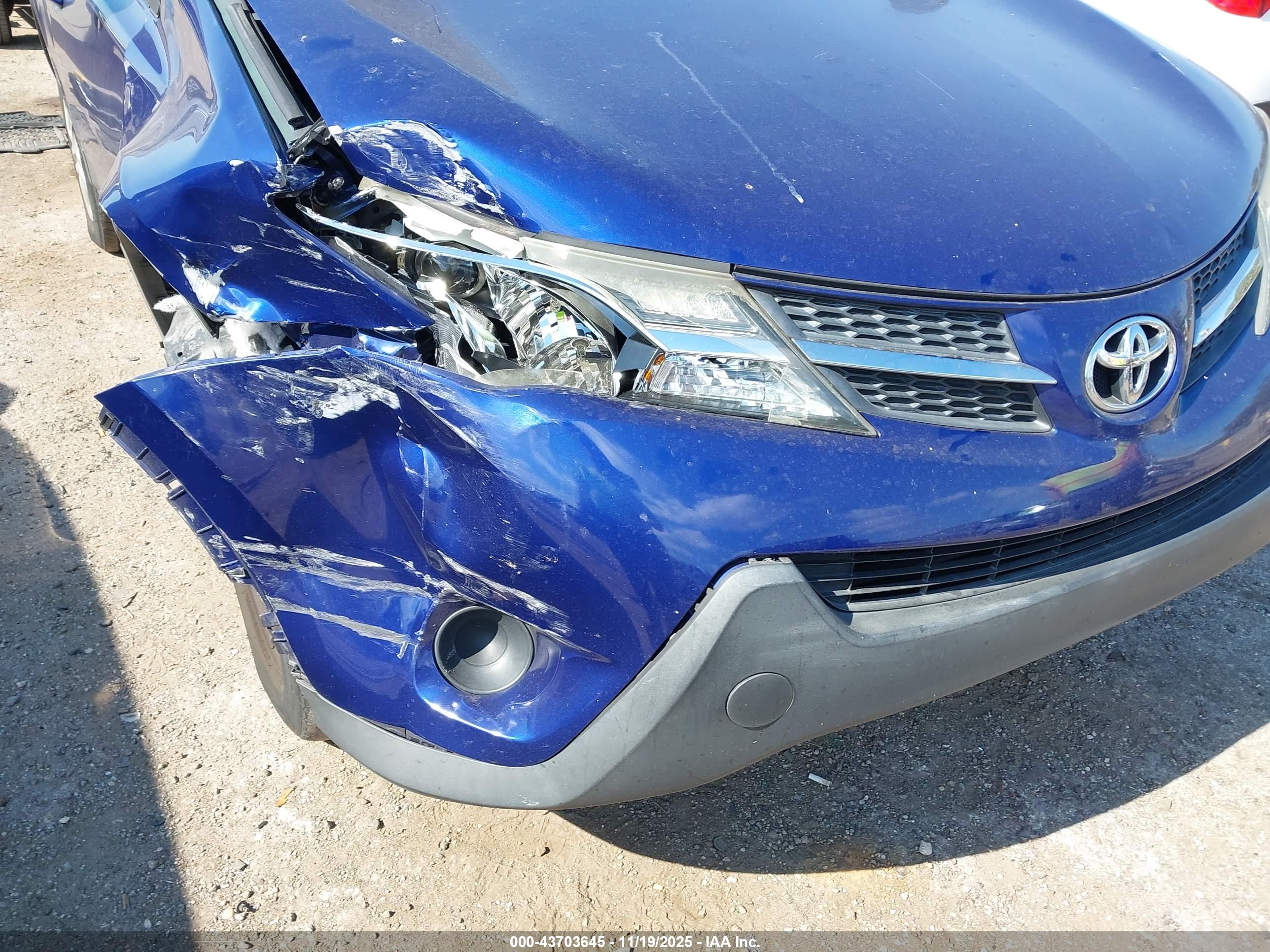 TOYOTA RAV4 image 6