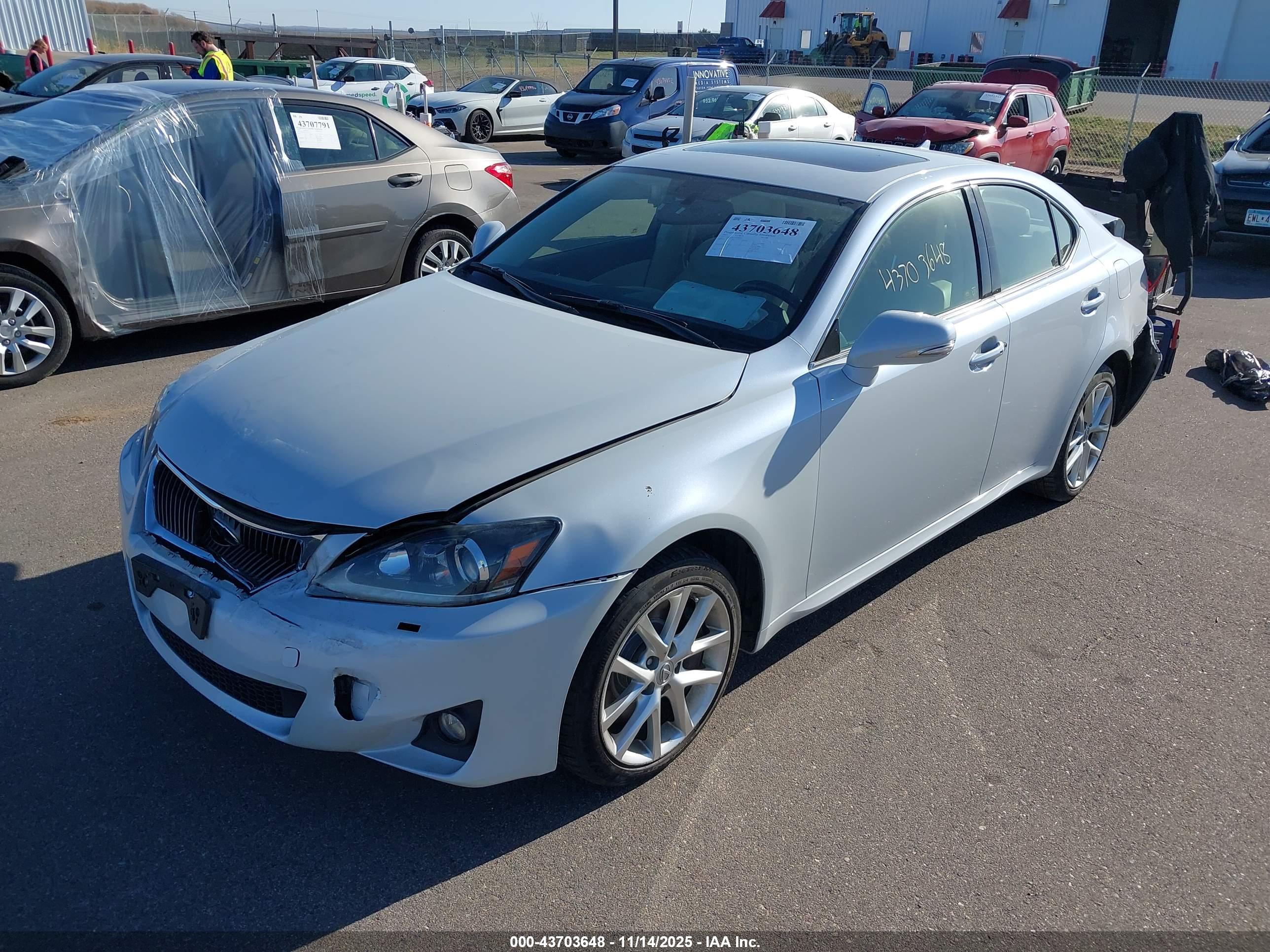 LEXUS IS image 2