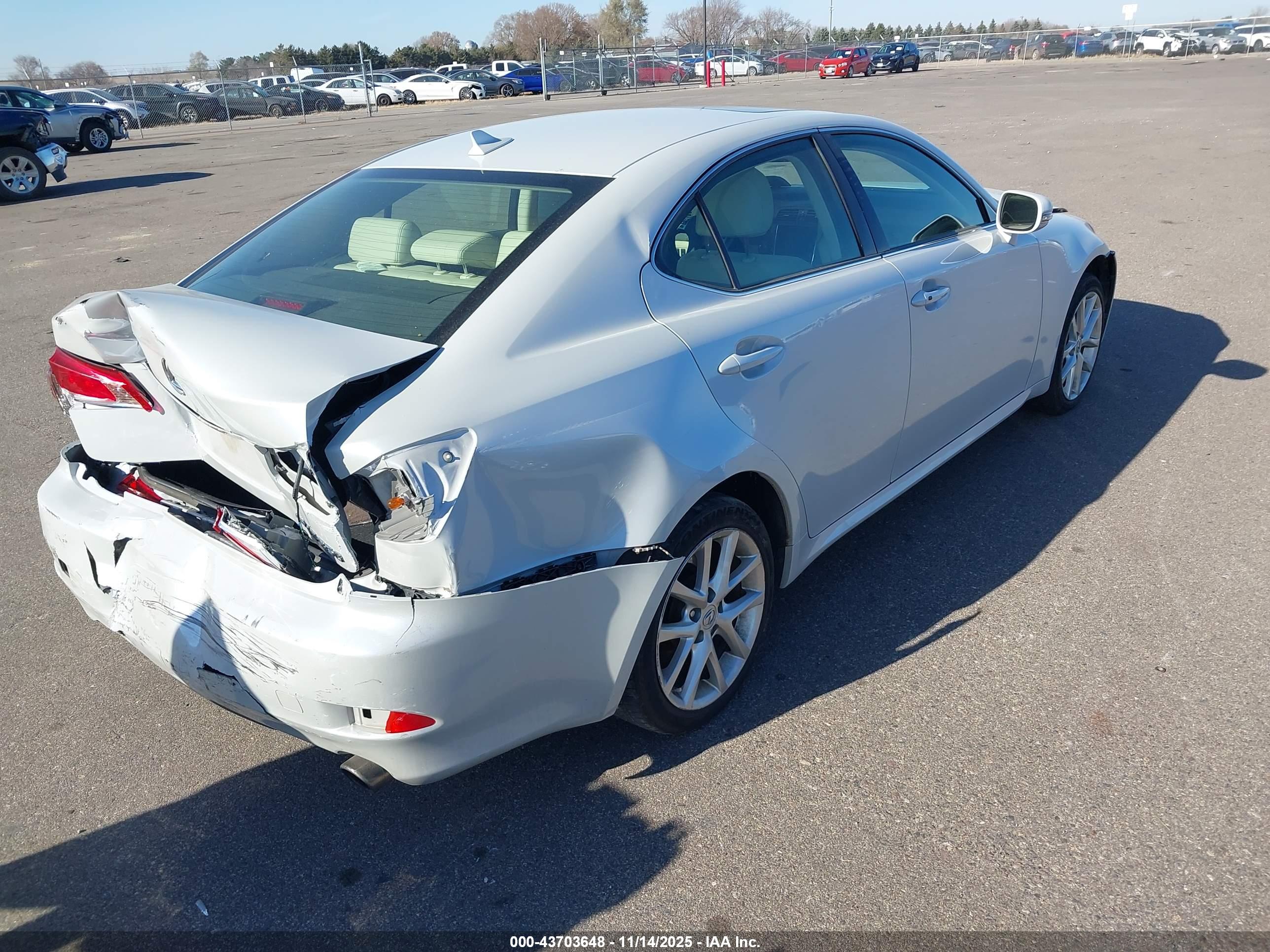LEXUS IS image 4