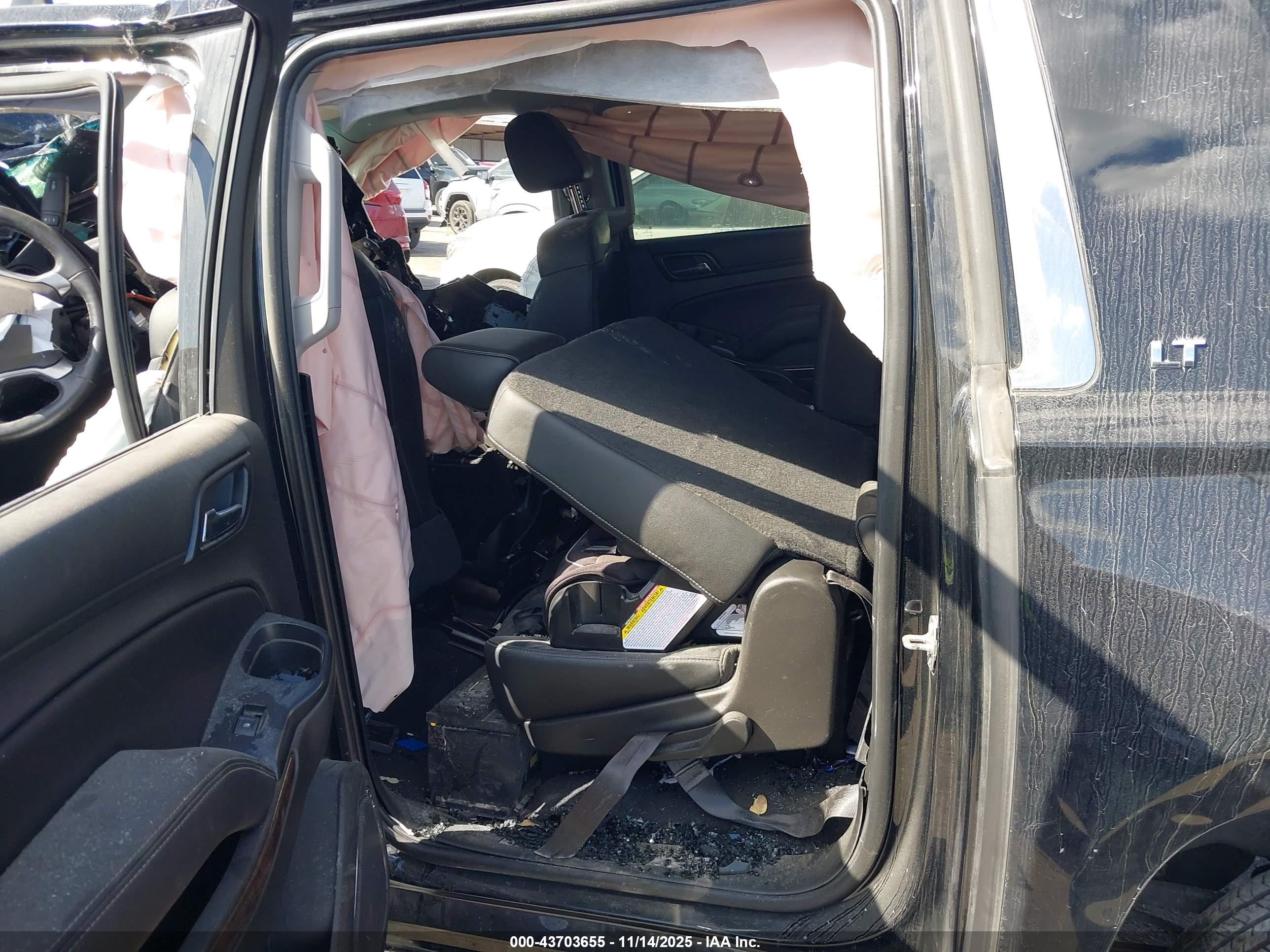 CHEVROLET SUBURBAN image 8