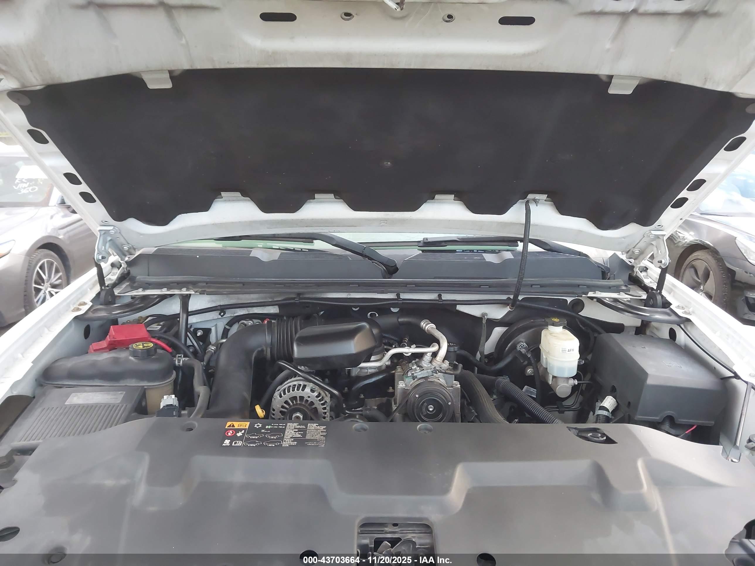 CHEVROLET SILVERADO image 10