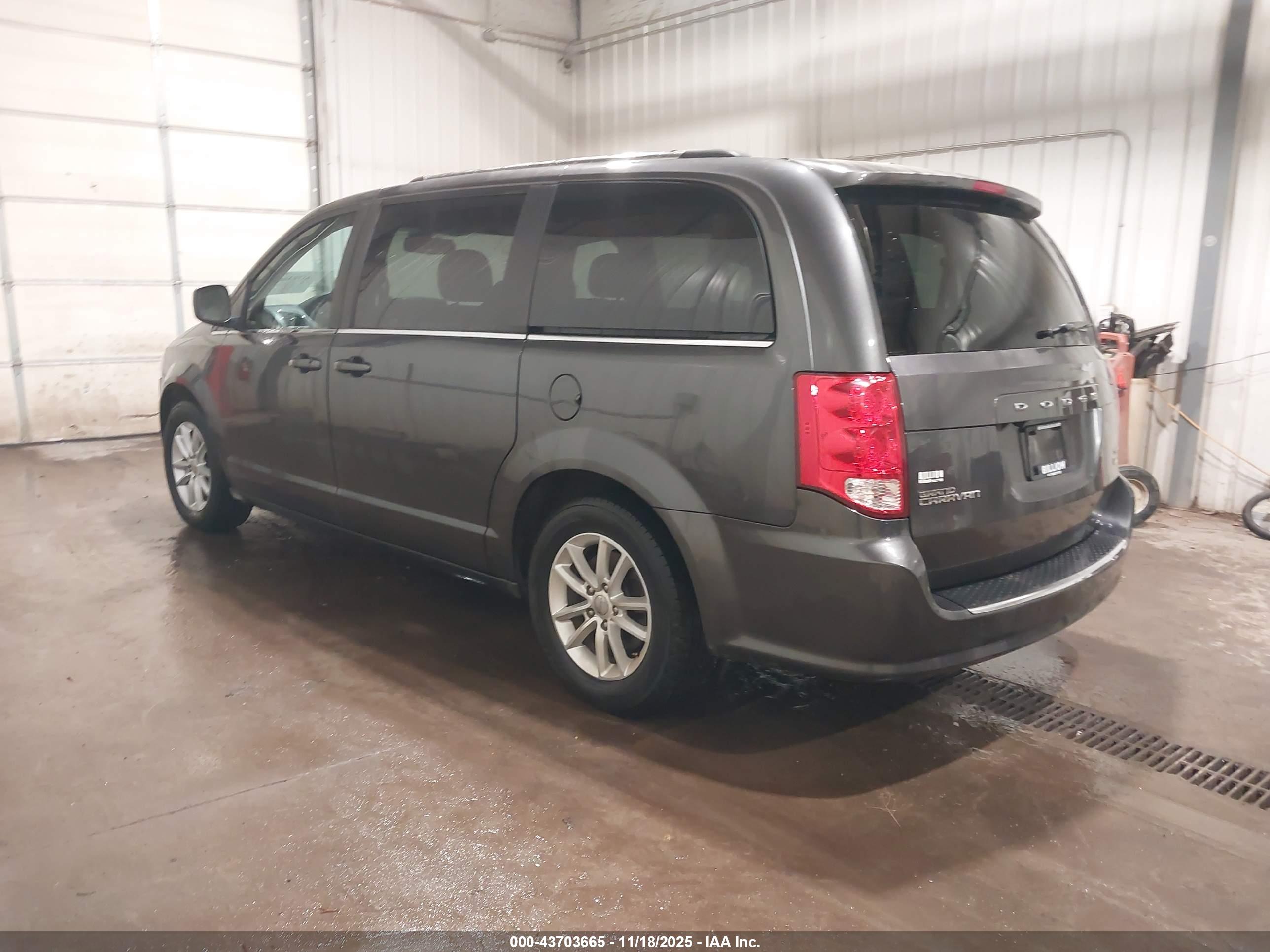 DODGE GRAND image 3