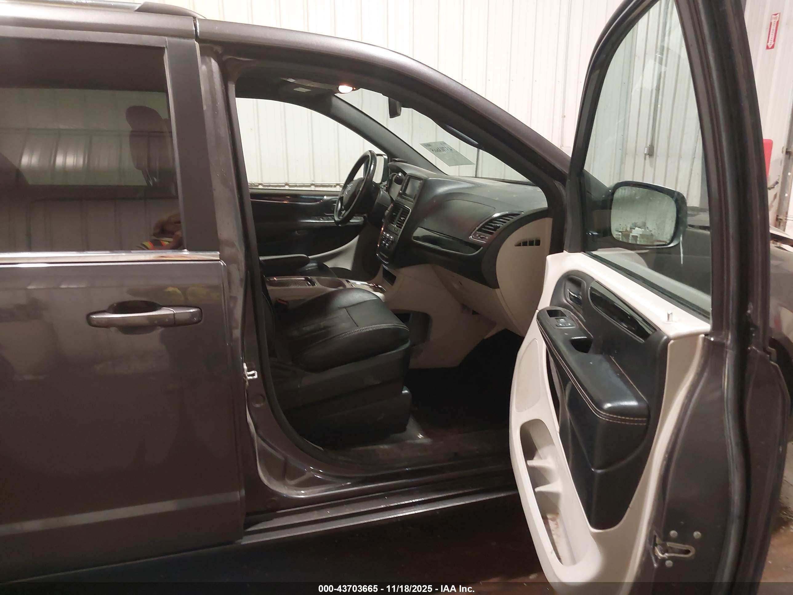 DODGE GRAND image 5