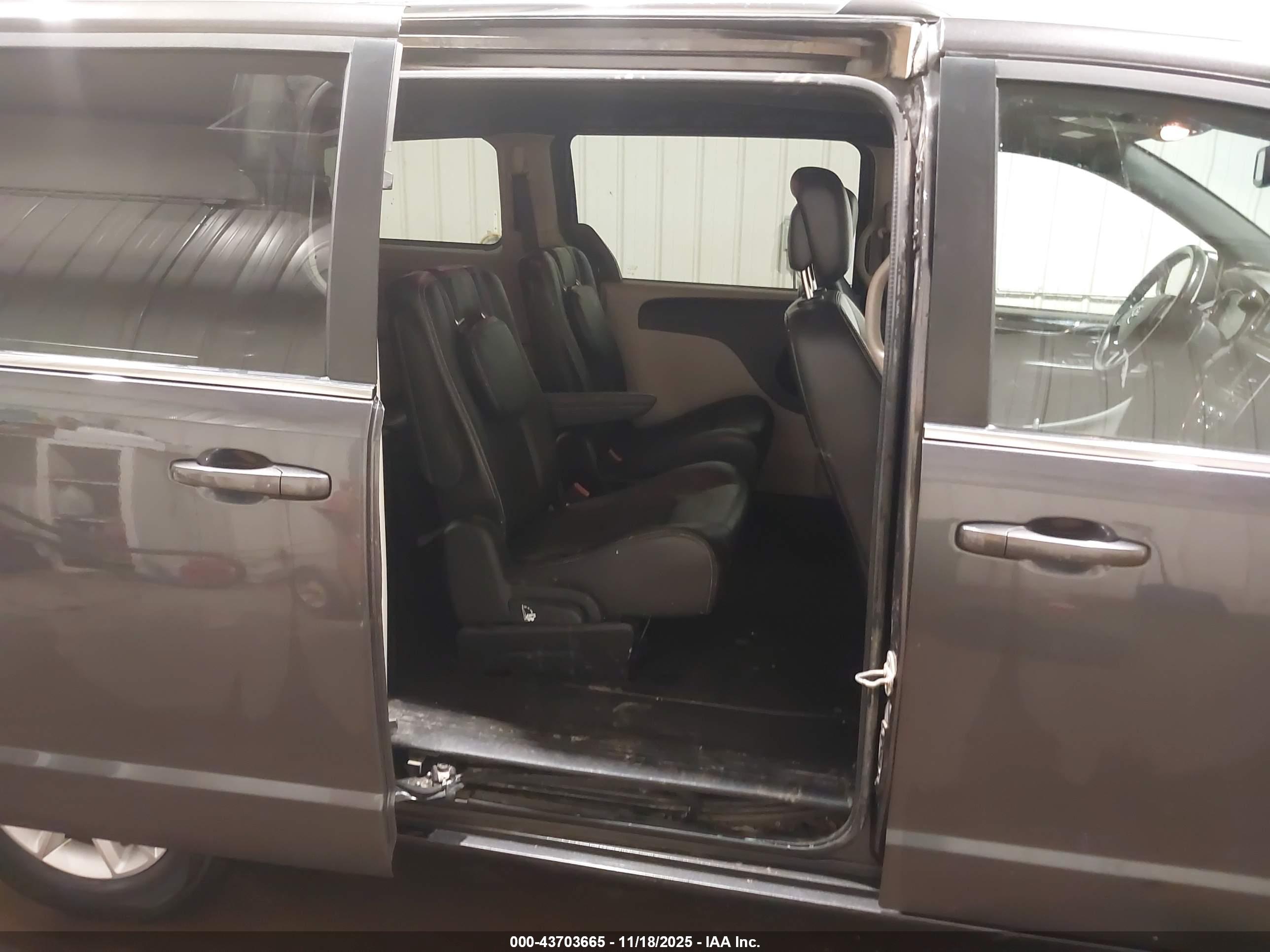 DODGE GRAND image 8