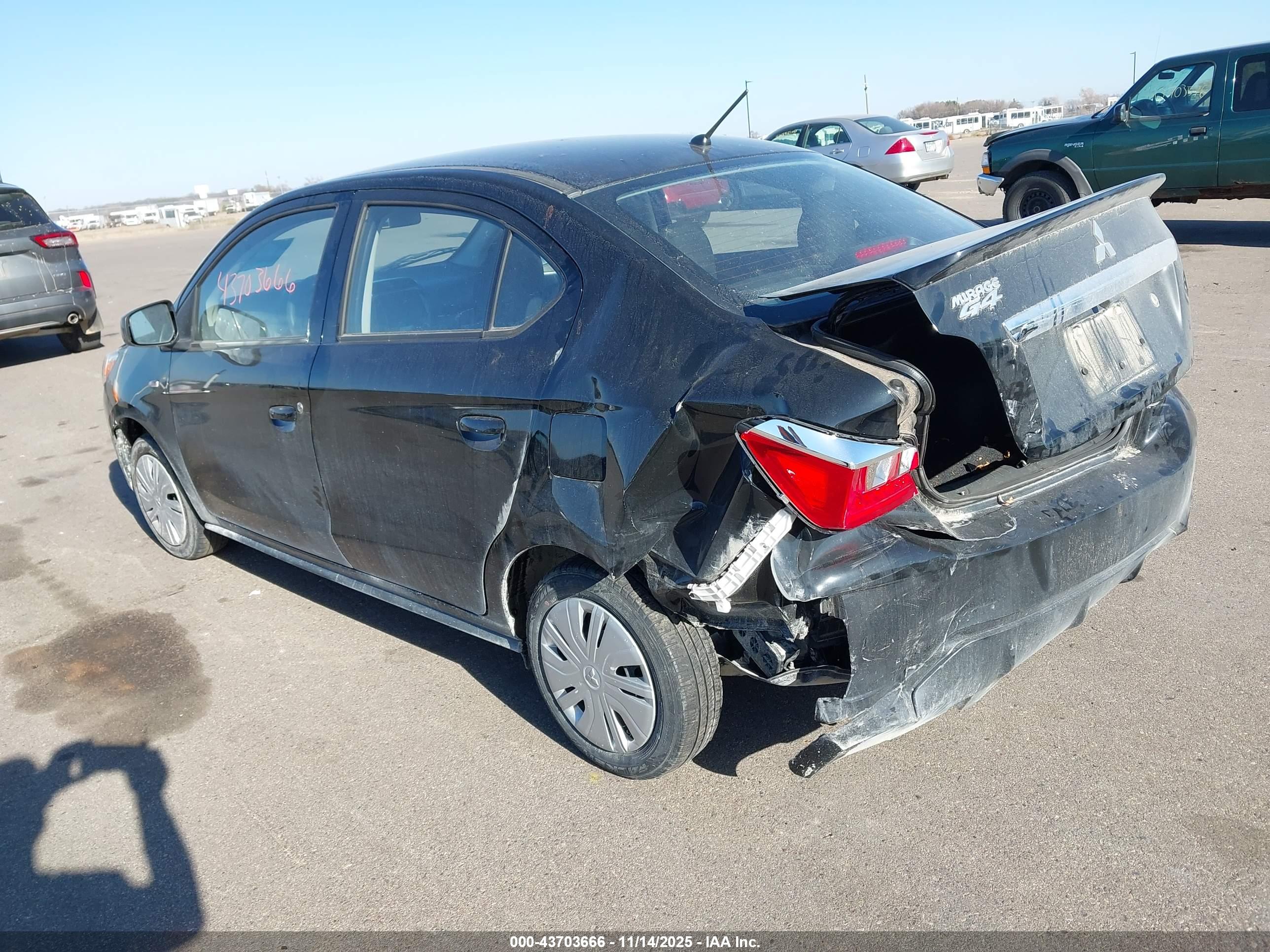 MITSUBISHI MIRAGE image 3