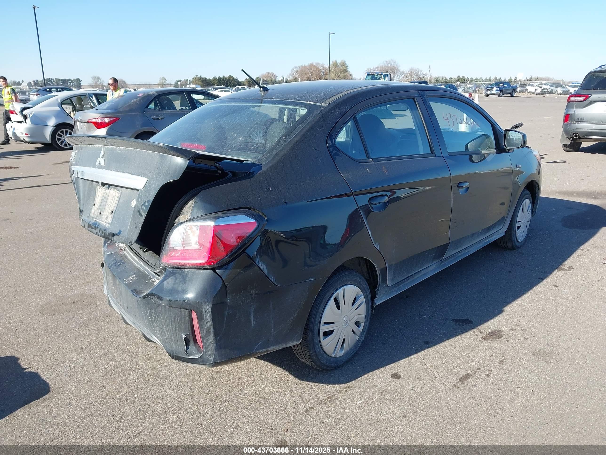 MITSUBISHI MIRAGE image 4