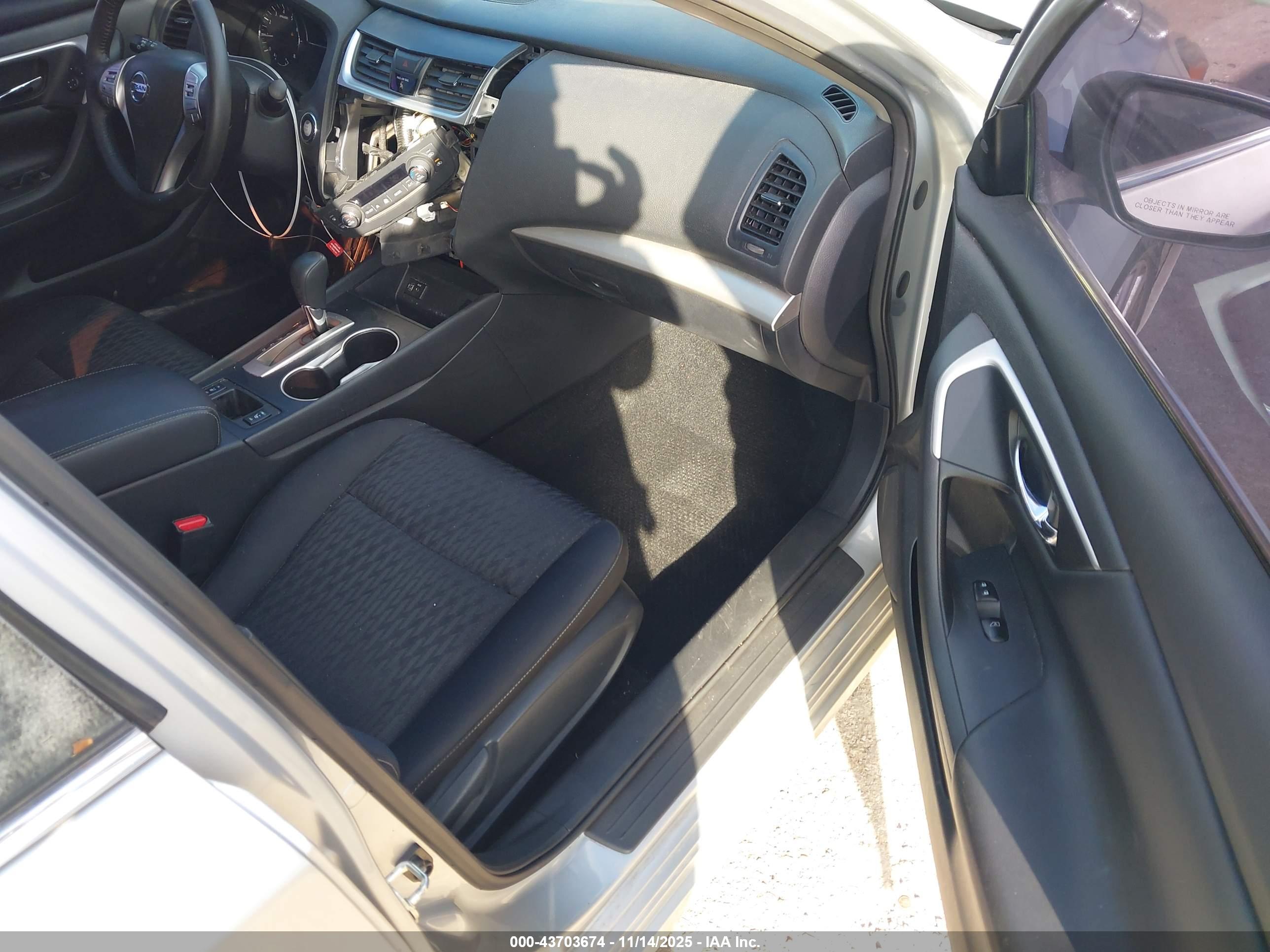 NISSAN ALTIMA image 5
