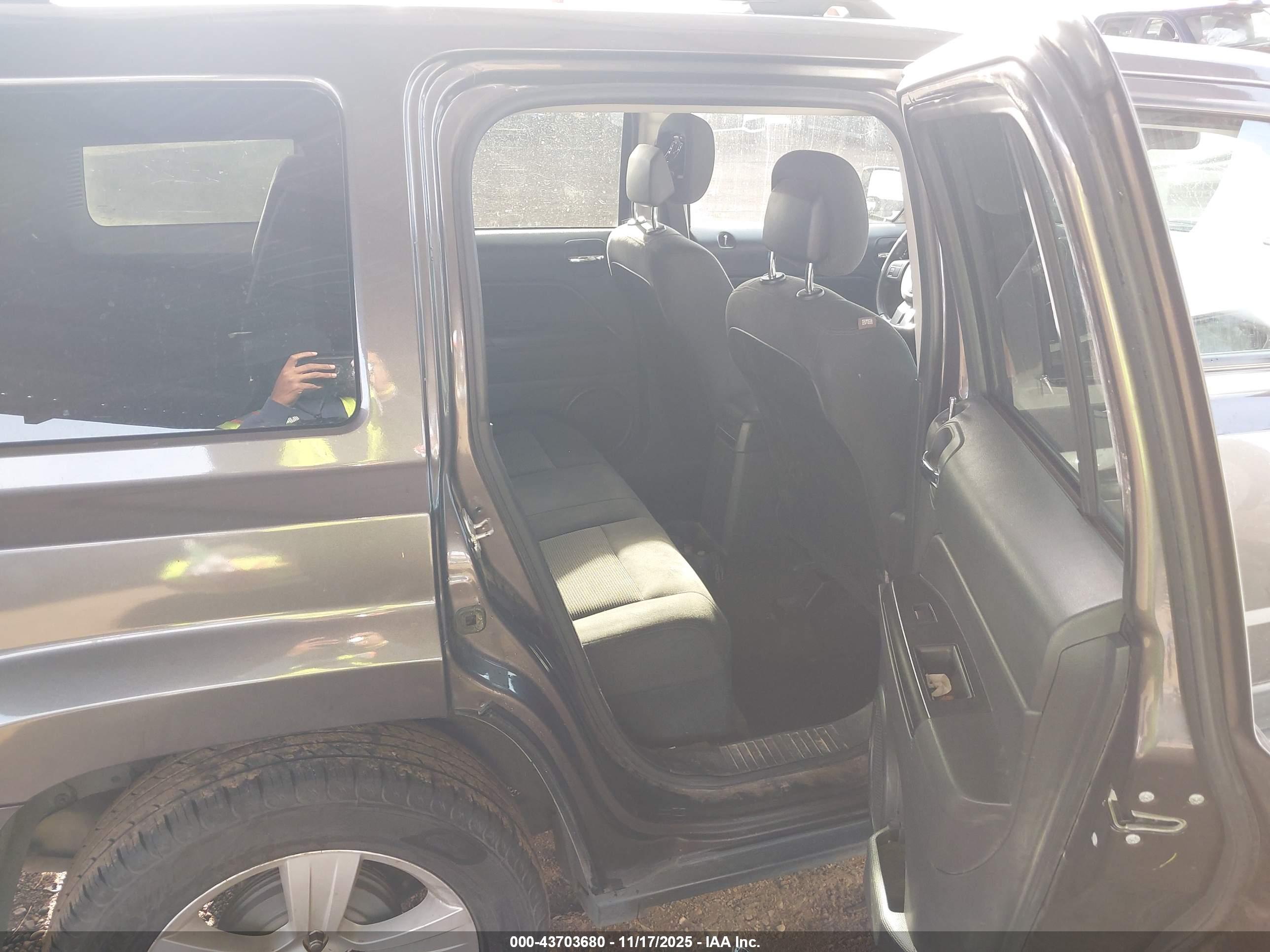JEEP PATRIOT image 8