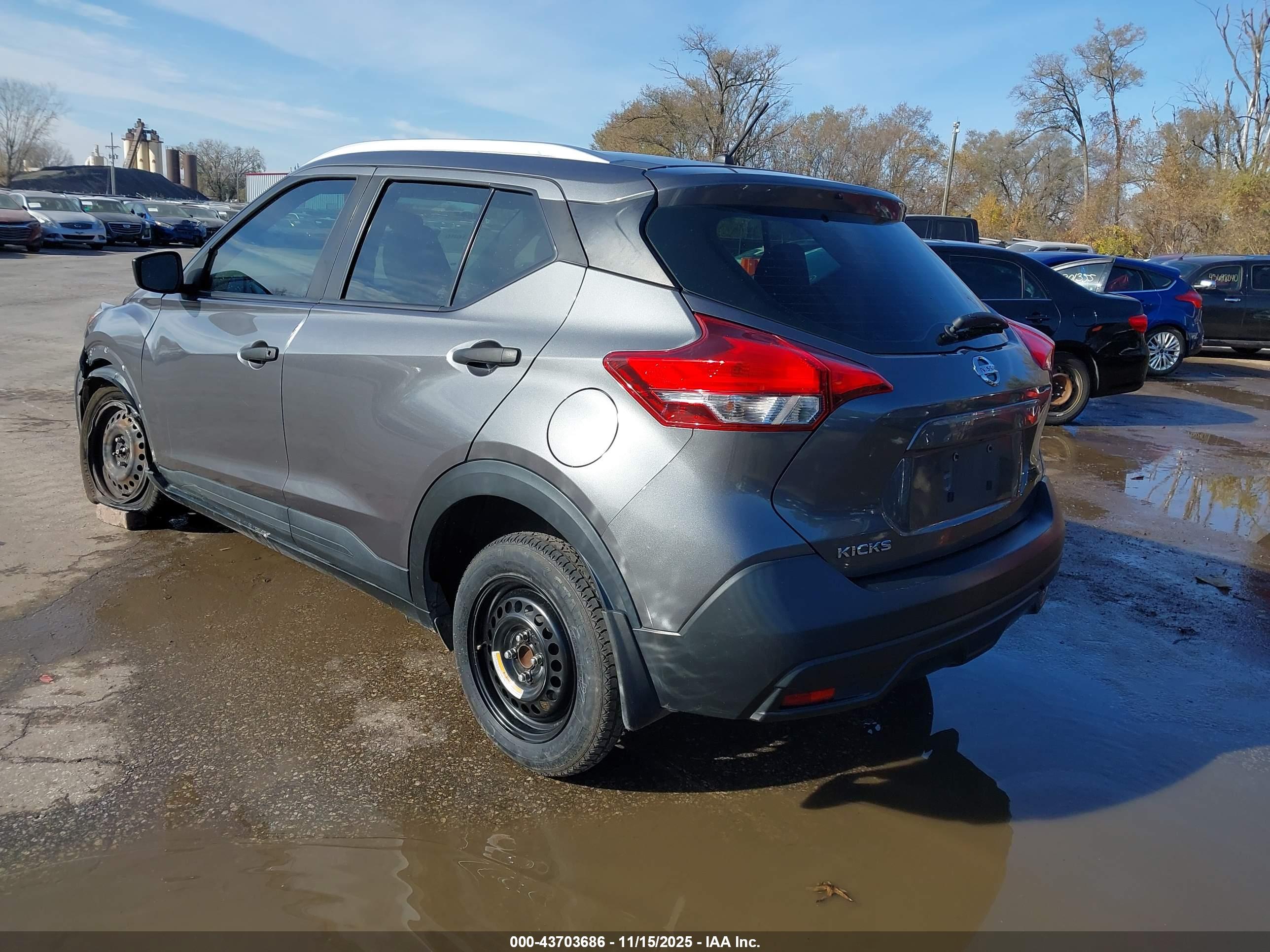 NISSAN KICKS image 3