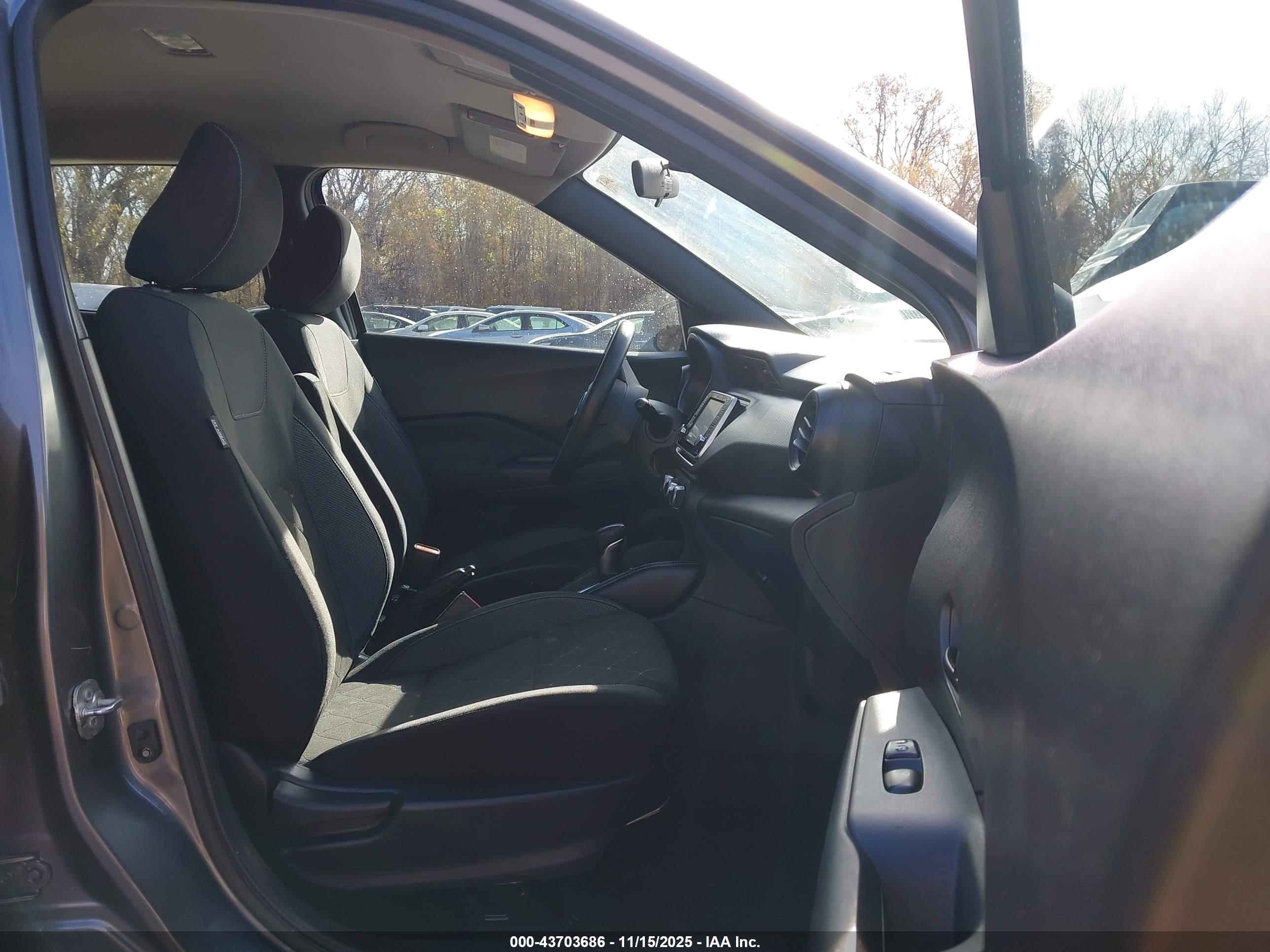 NISSAN KICKS image 5