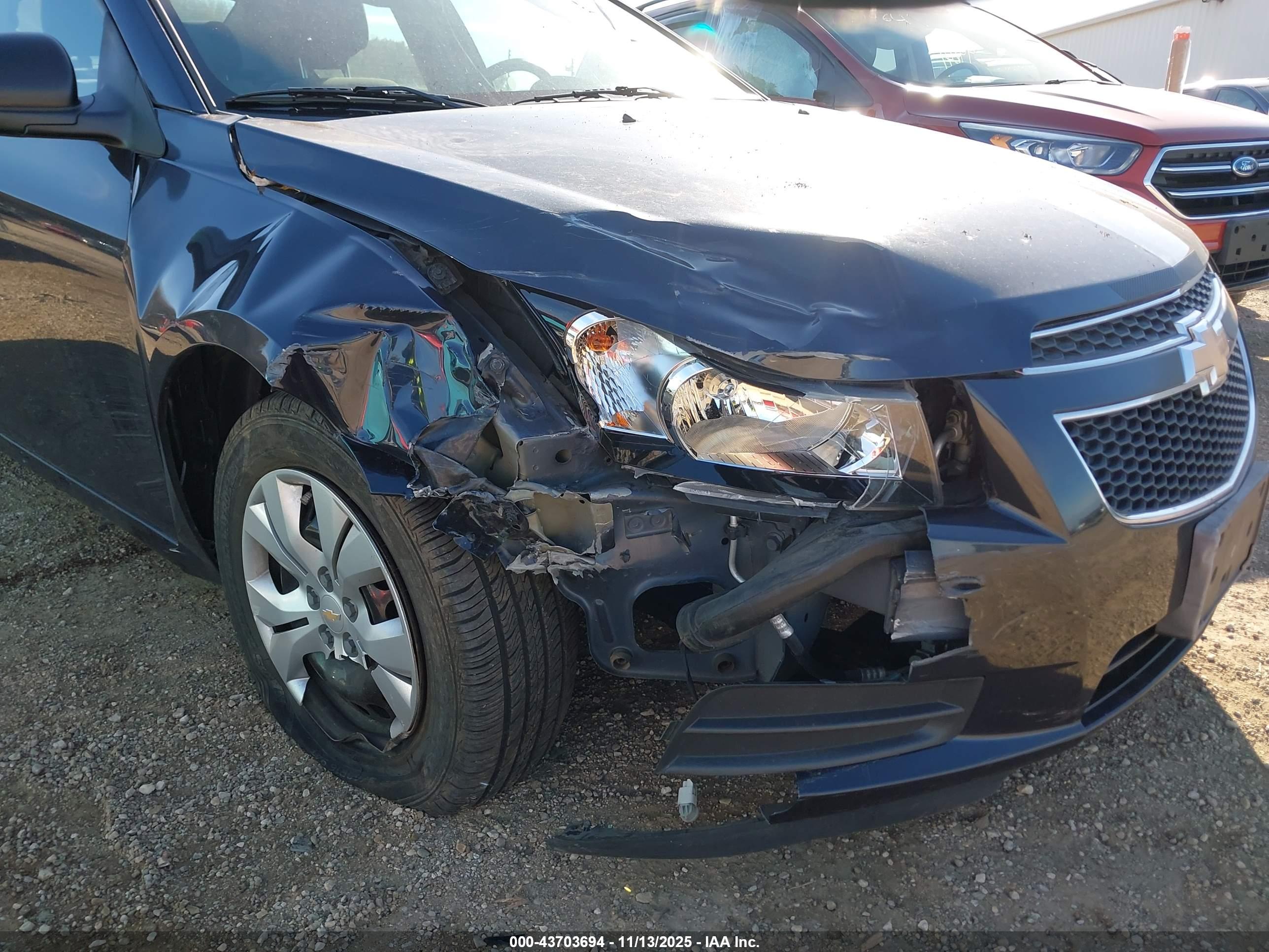 CHEVROLET CRUZE image 6