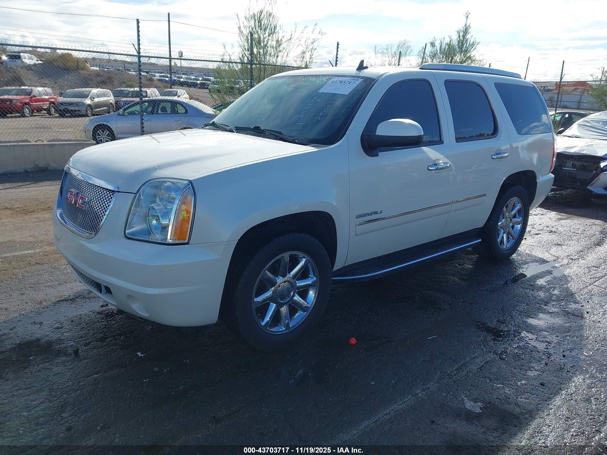 GMC YUKON image 2