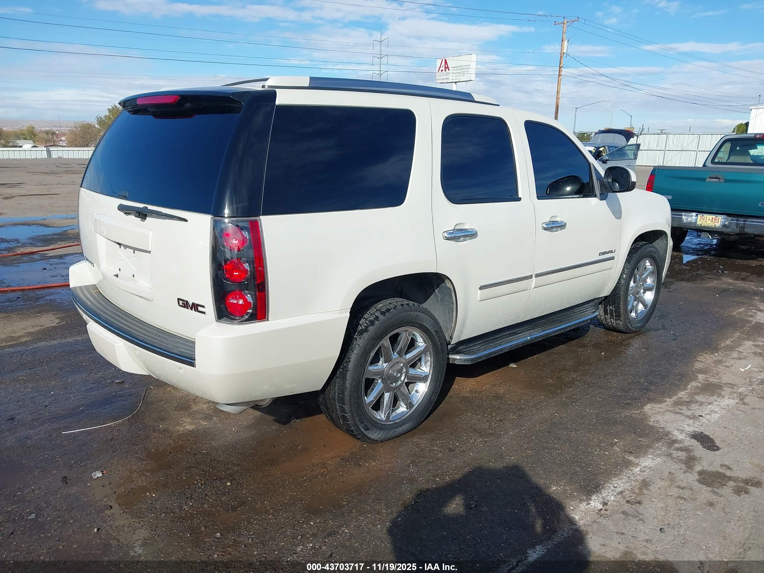 GMC YUKON image 4