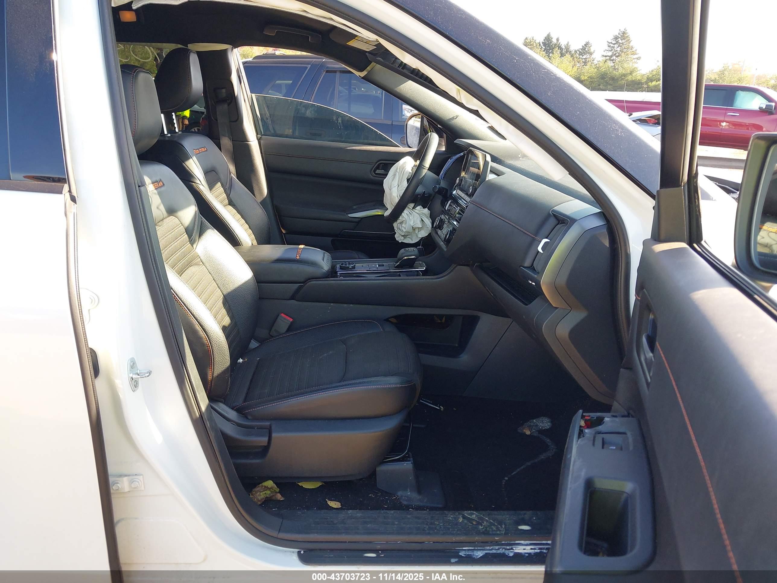 NISSAN PATHFINDER image 5
