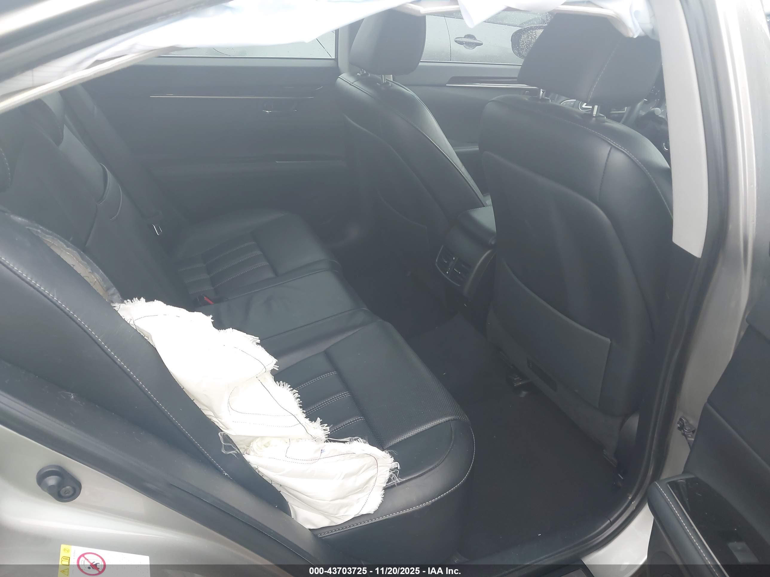 LEXUS ES image 8