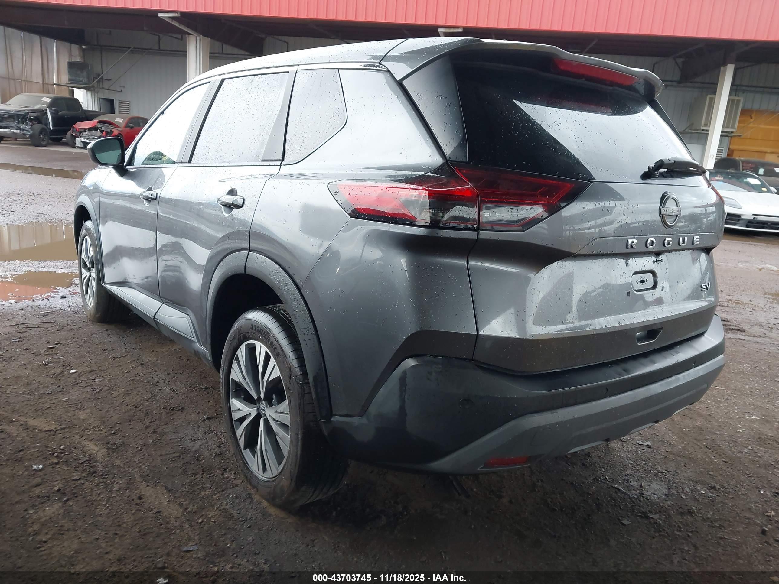 NISSAN ROGUE image 3