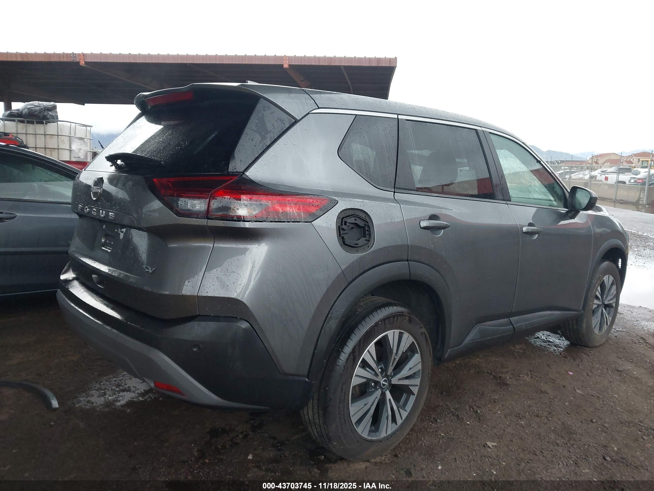 NISSAN ROGUE image 4