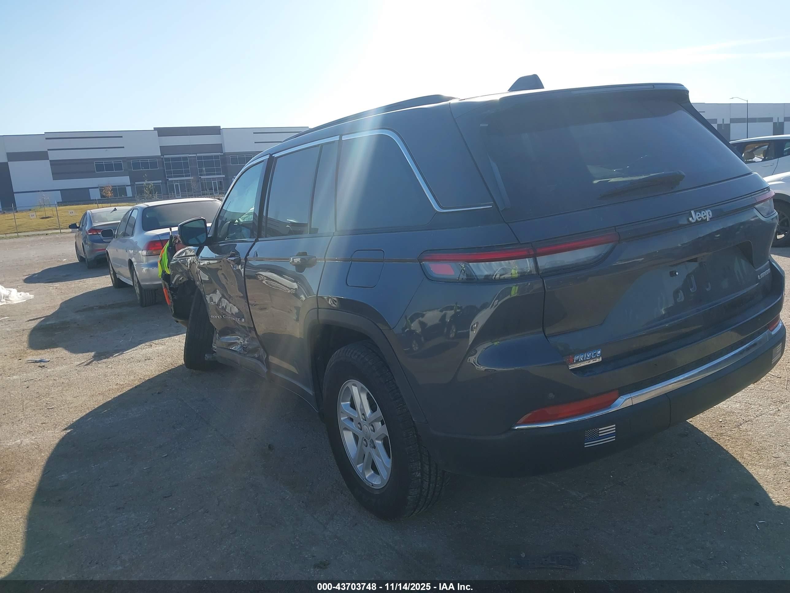 JEEP GRAND image 3