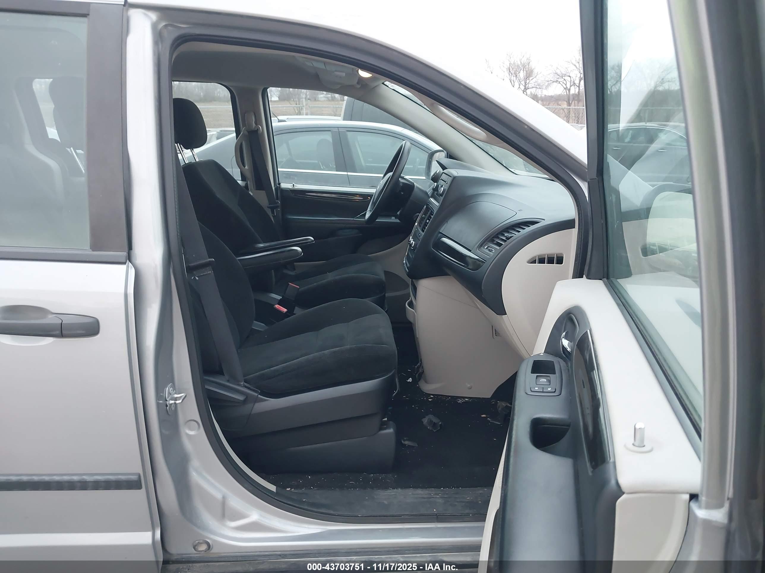 DODGE GRAND image 5