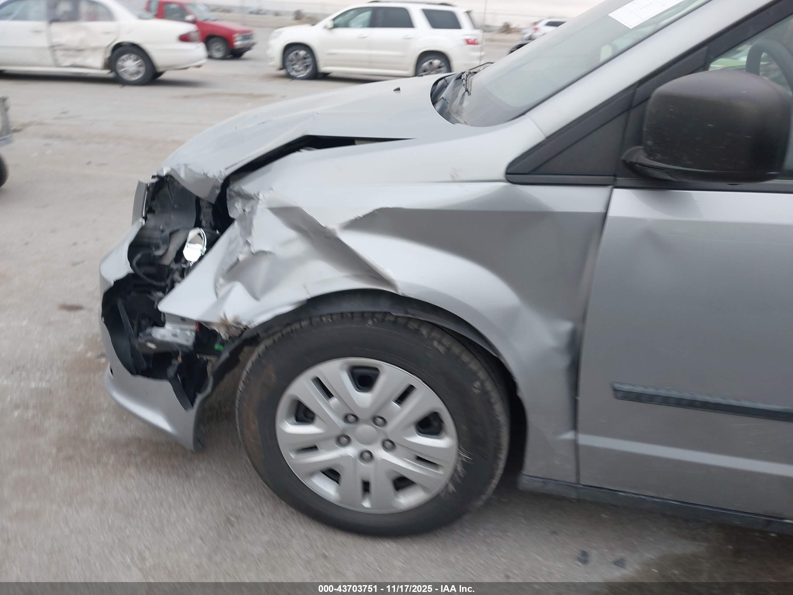 DODGE GRAND image 6
