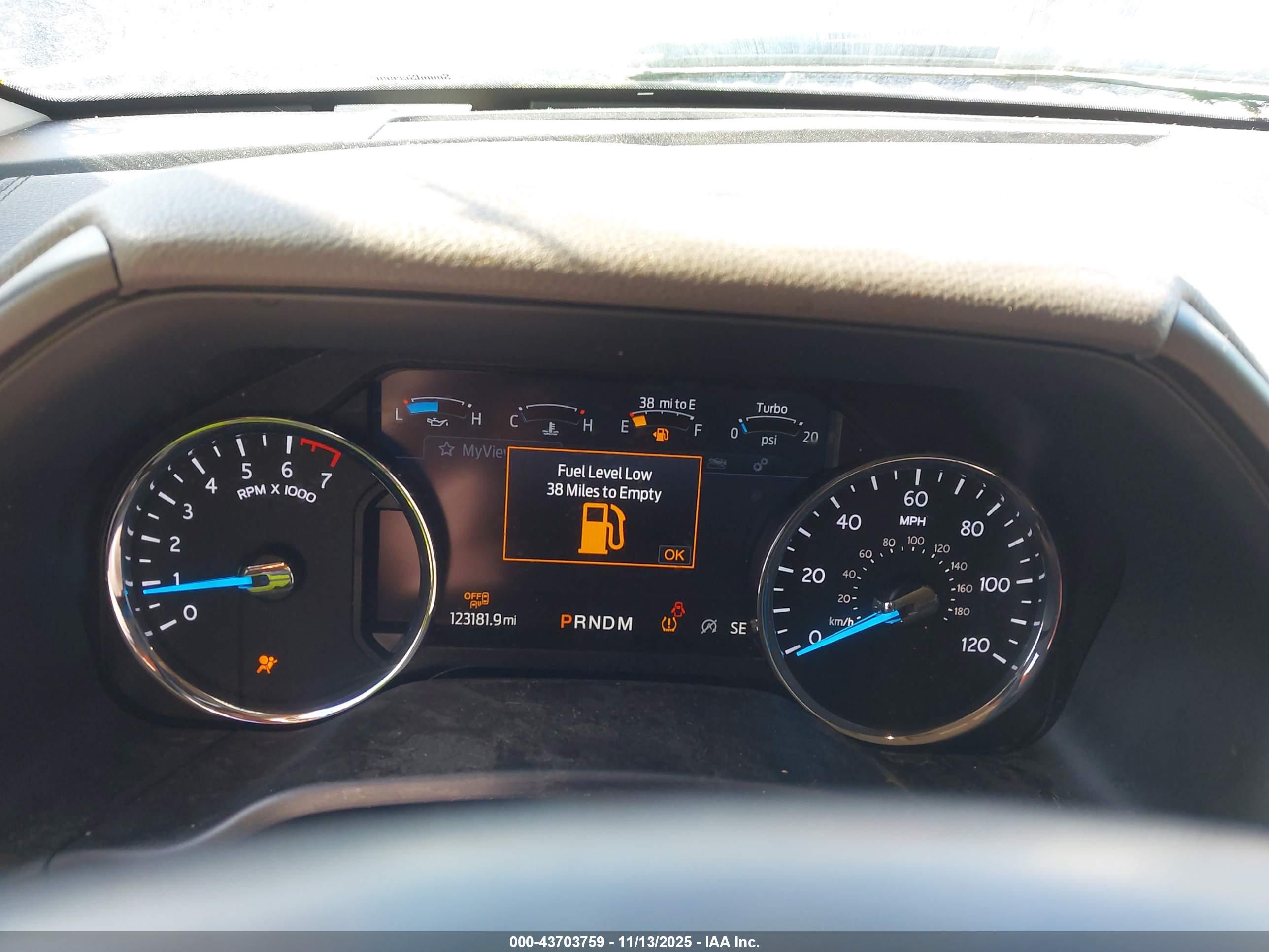 FORD EXPEDITION image 7
