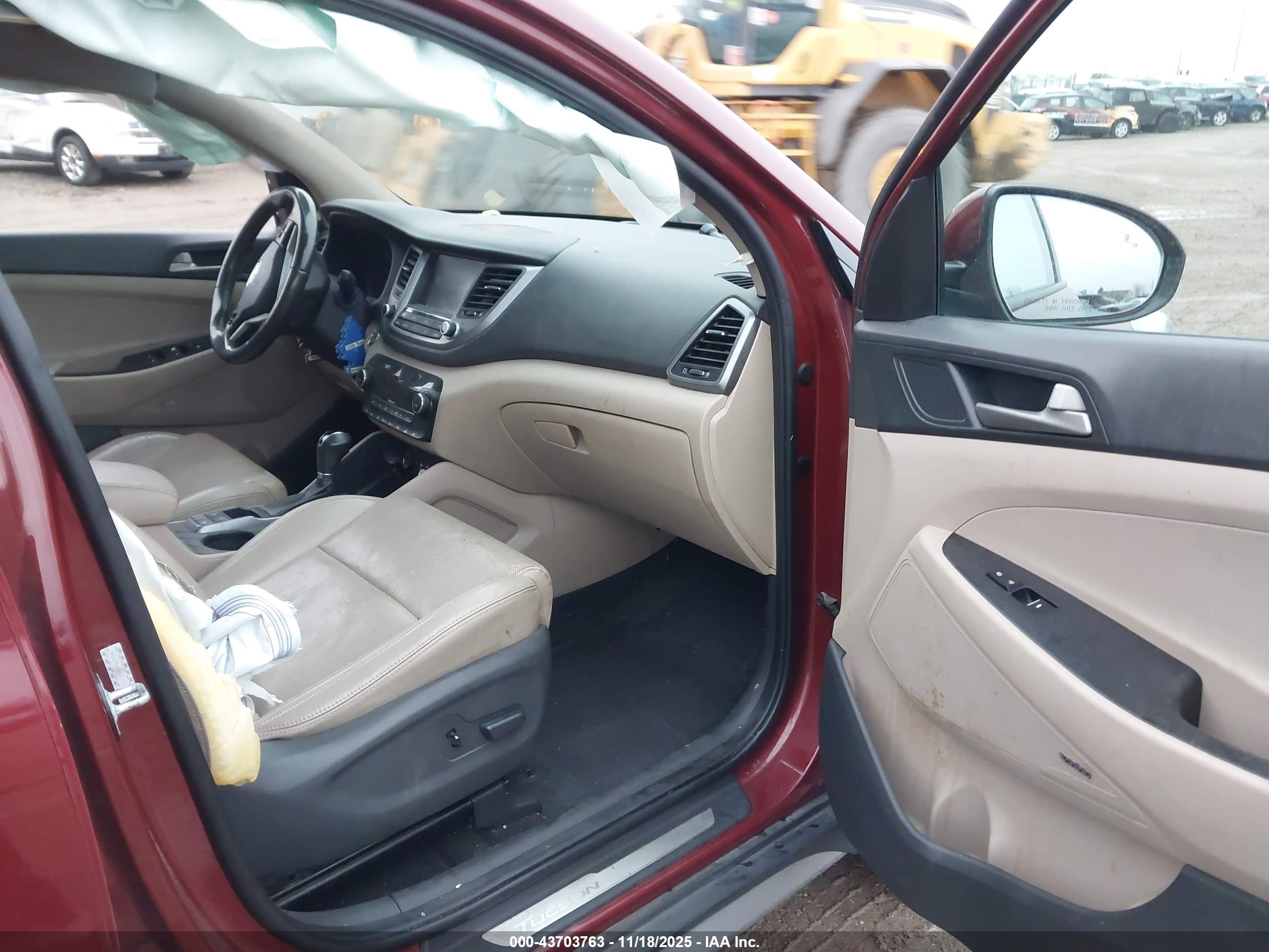 HYUNDAI TUCSON image 5