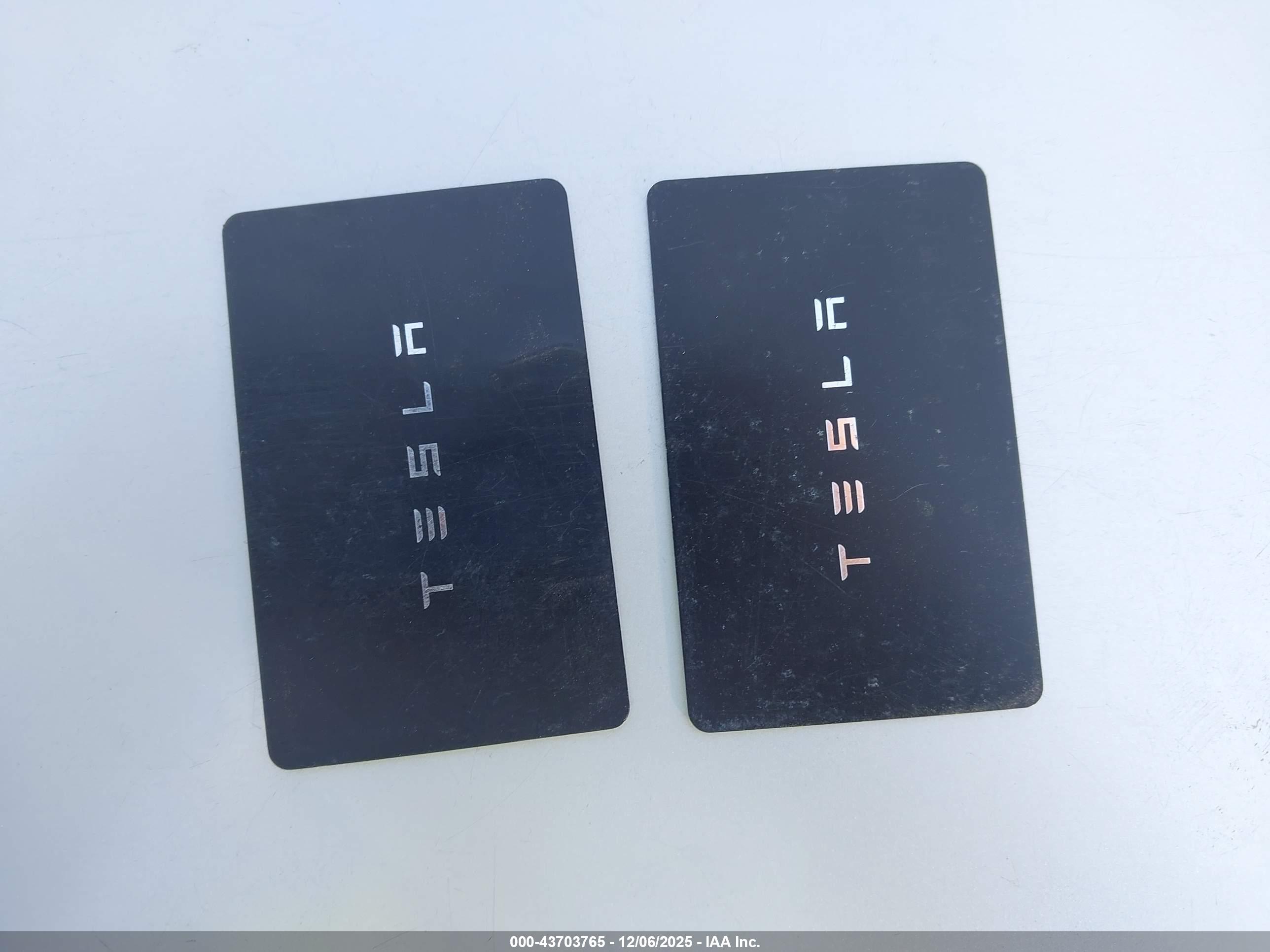 TESLA MODEL image 11