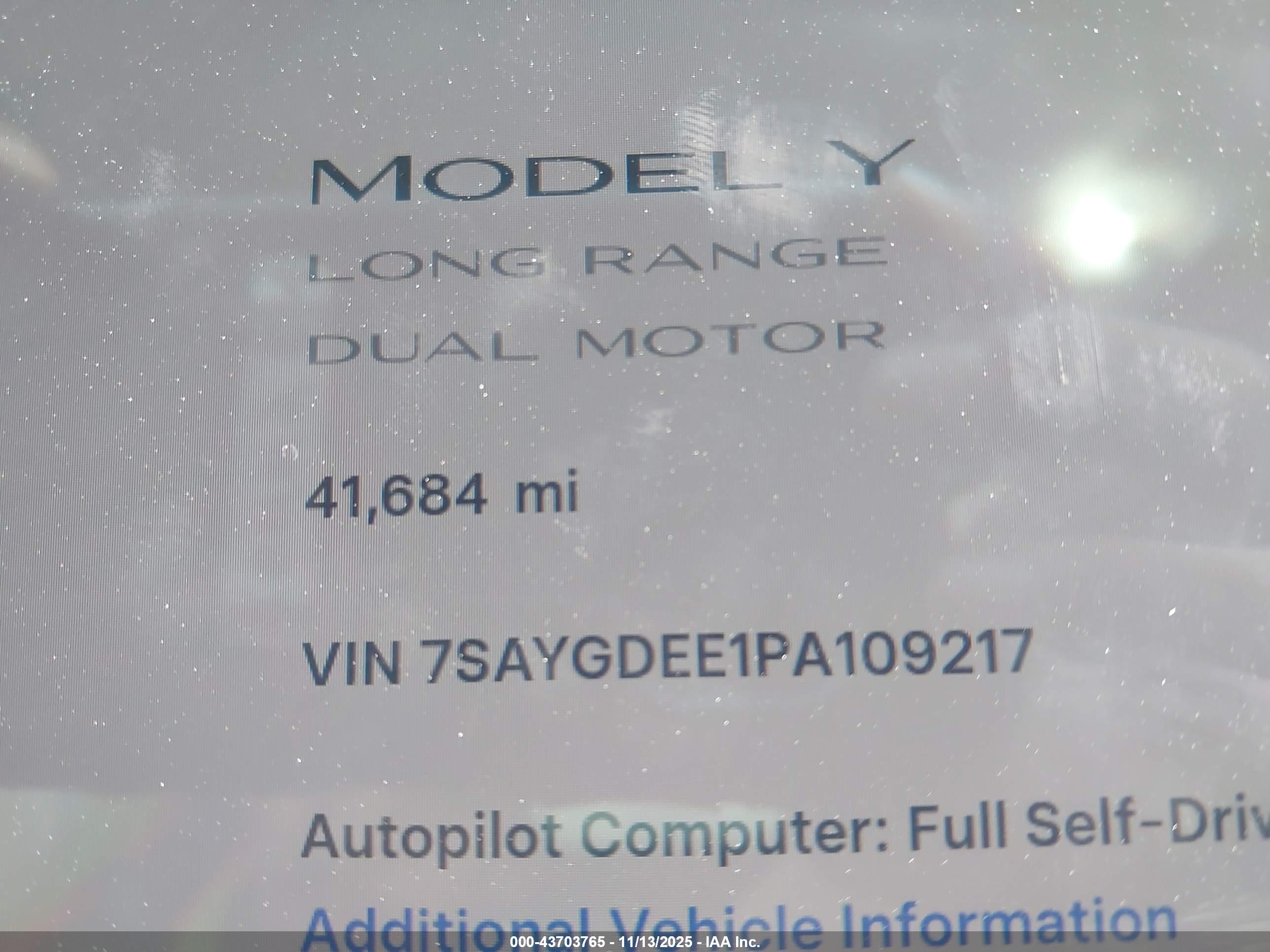 TESLA MODEL image 7