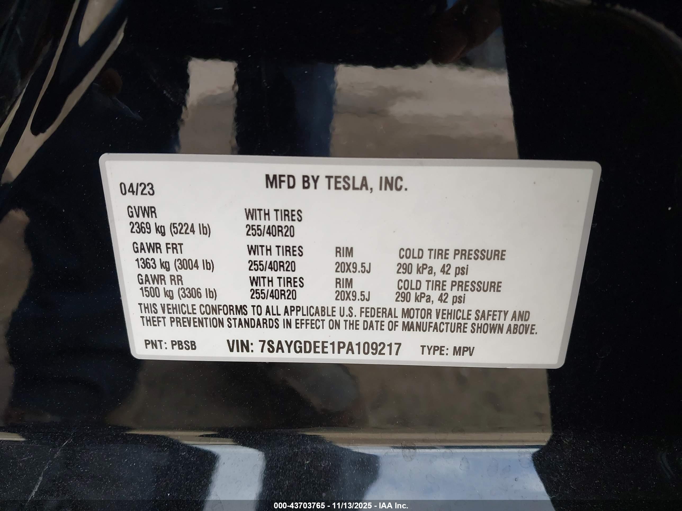 TESLA MODEL image 9