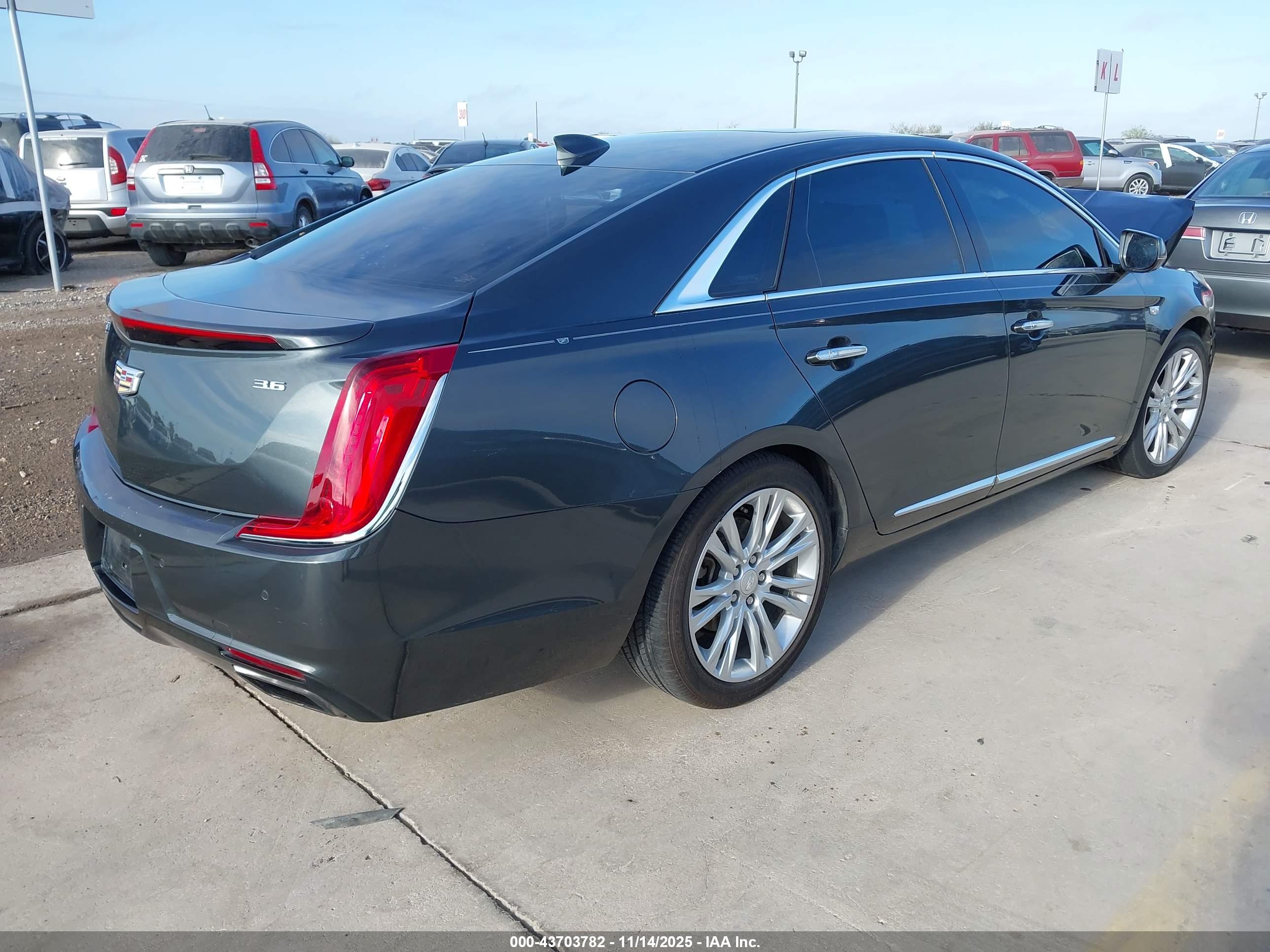 CADILLAC XTS image 4