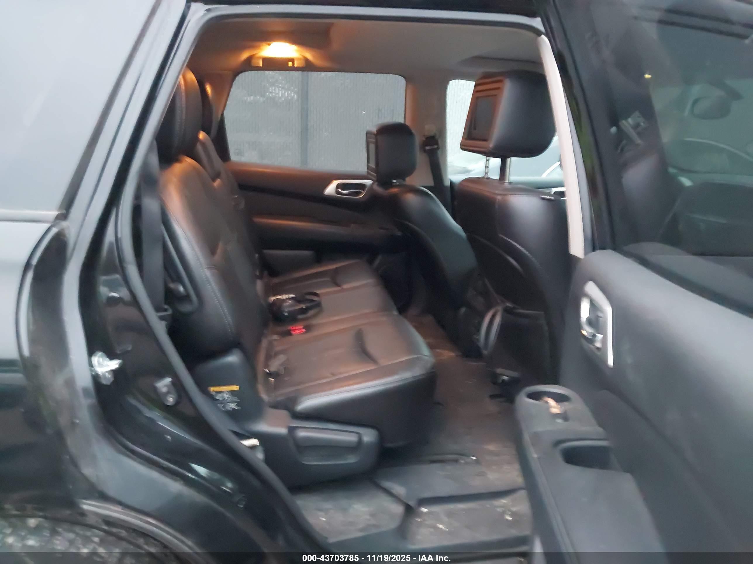 NISSAN PATHFINDER image 8