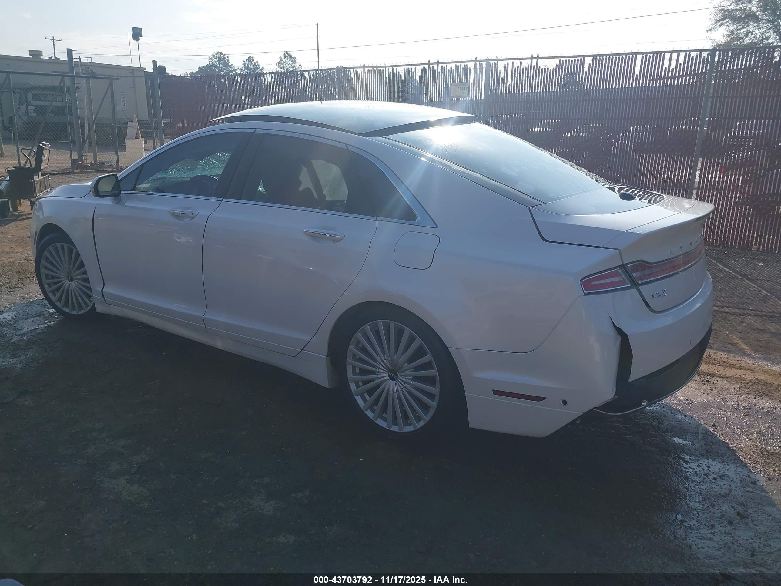 LINCOLN MKZ image 3