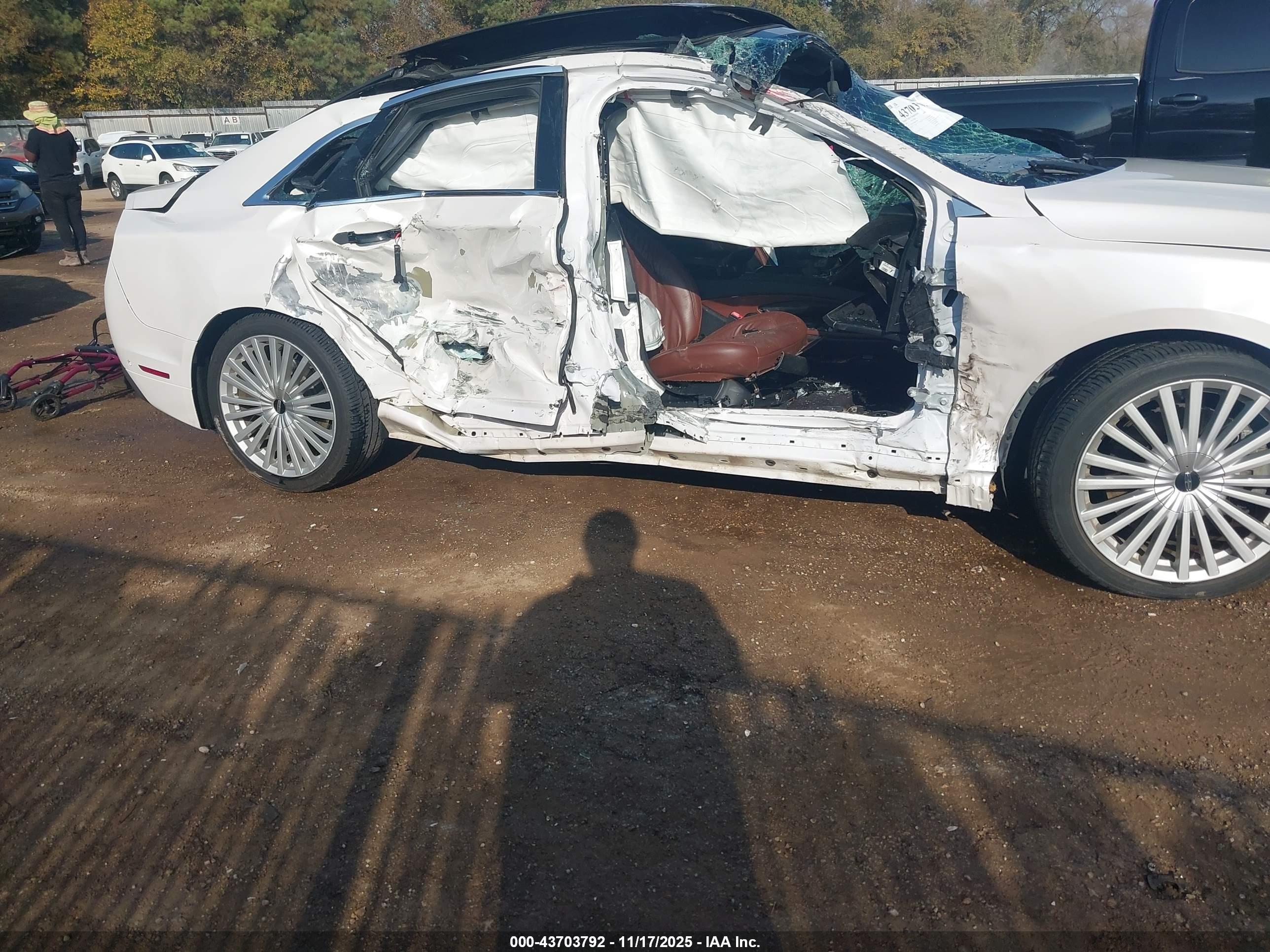 LINCOLN MKZ image 6