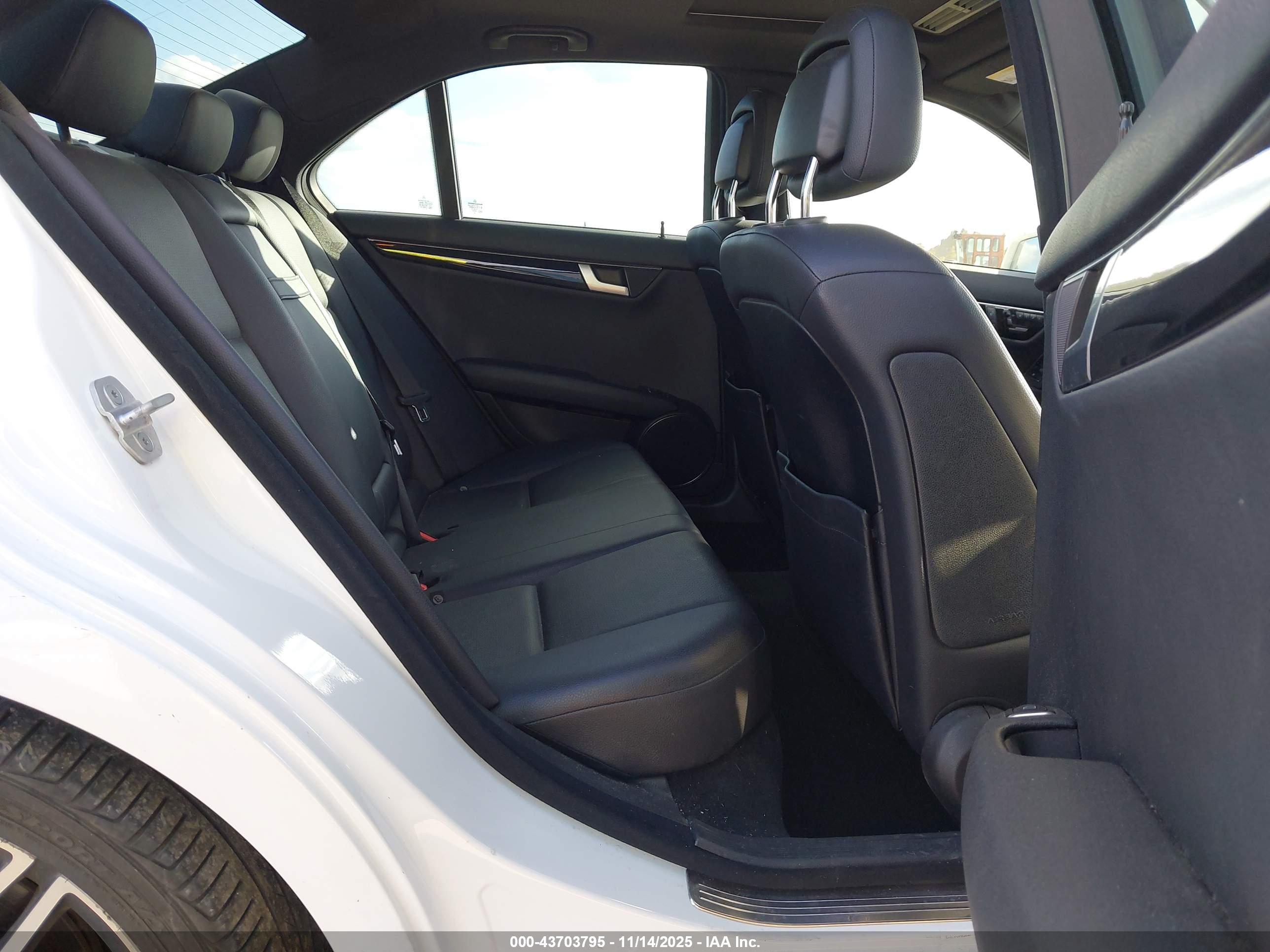 MERCEDES-BENZ C image 8