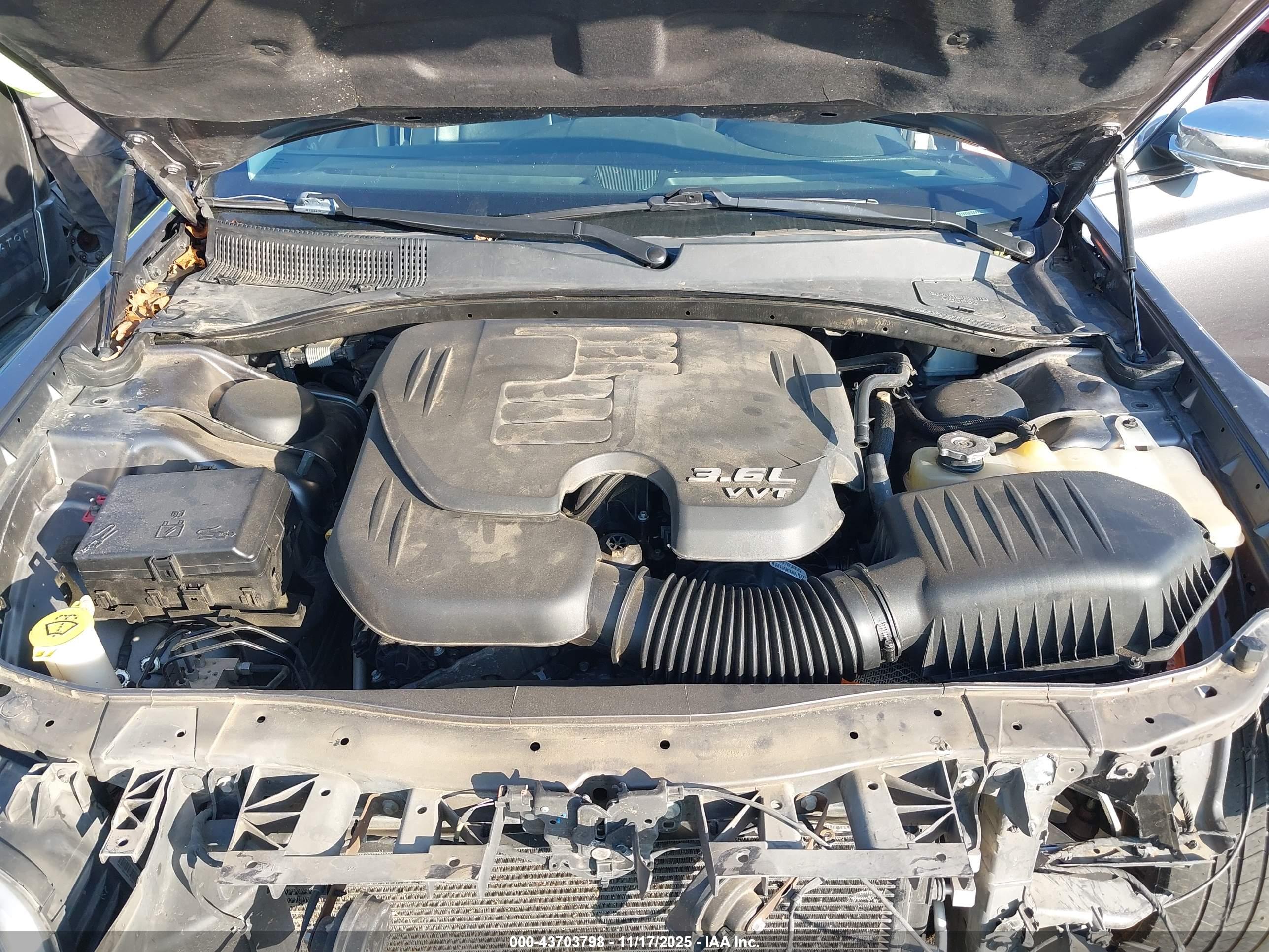 CHRYSLER 300C image 10