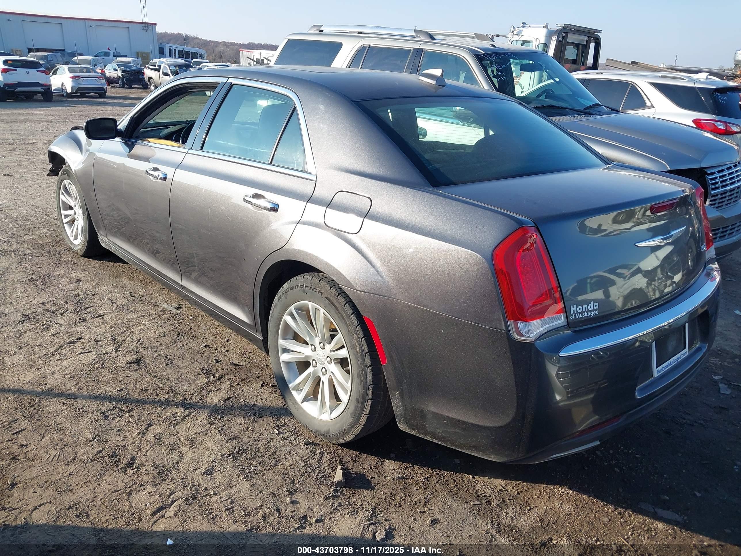 CHRYSLER 300C image 3