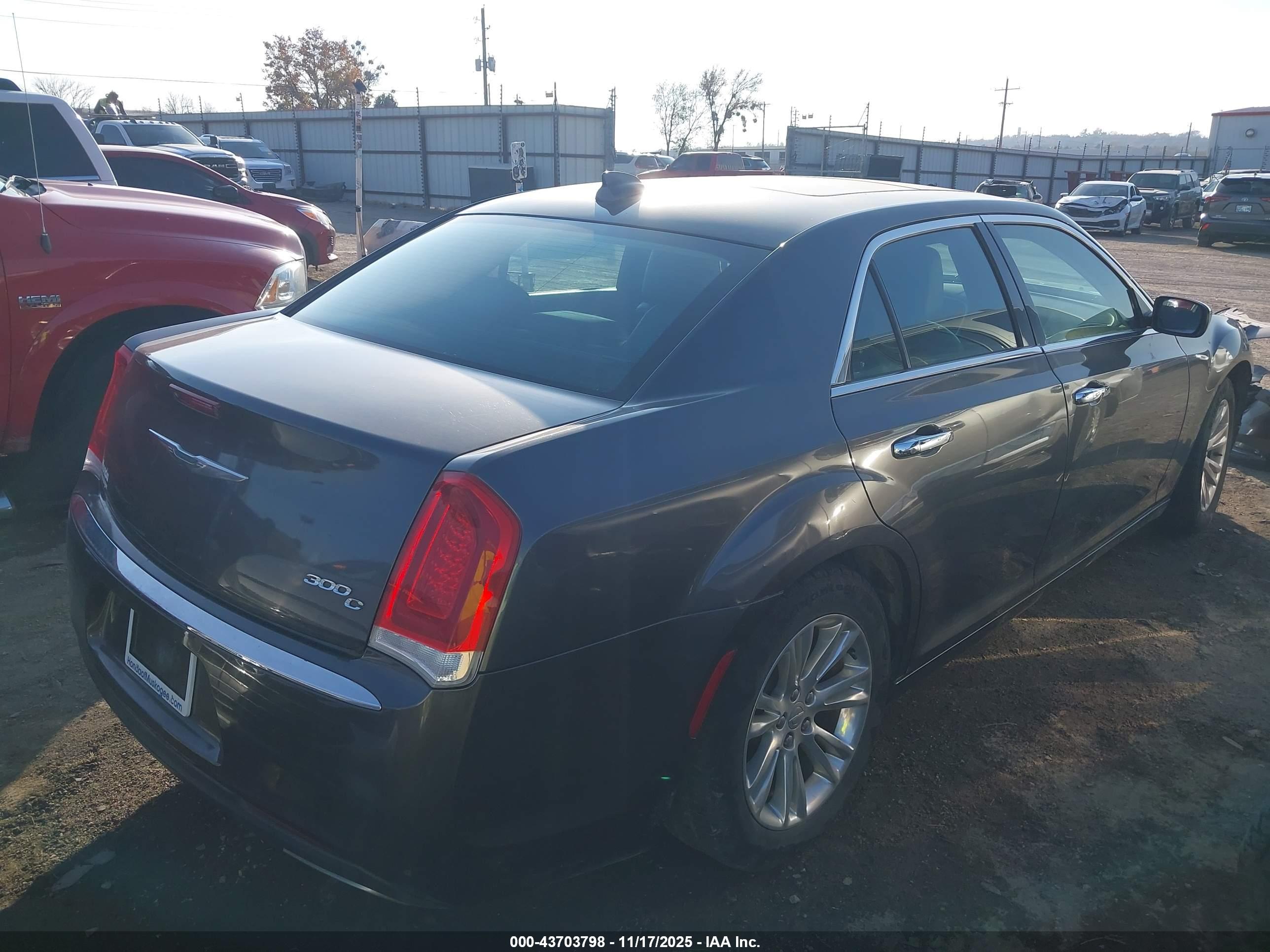 CHRYSLER 300C image 4