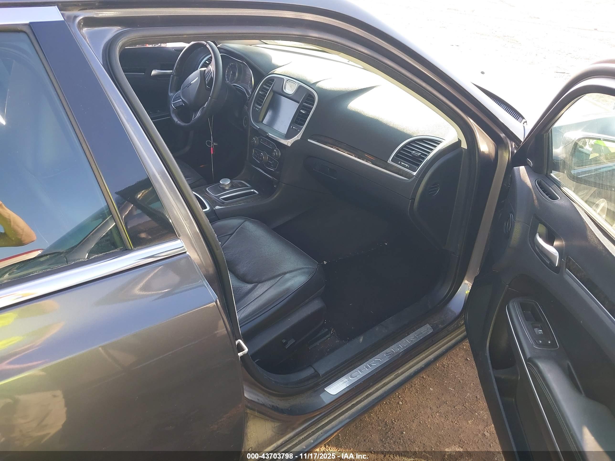 CHRYSLER 300C image 5