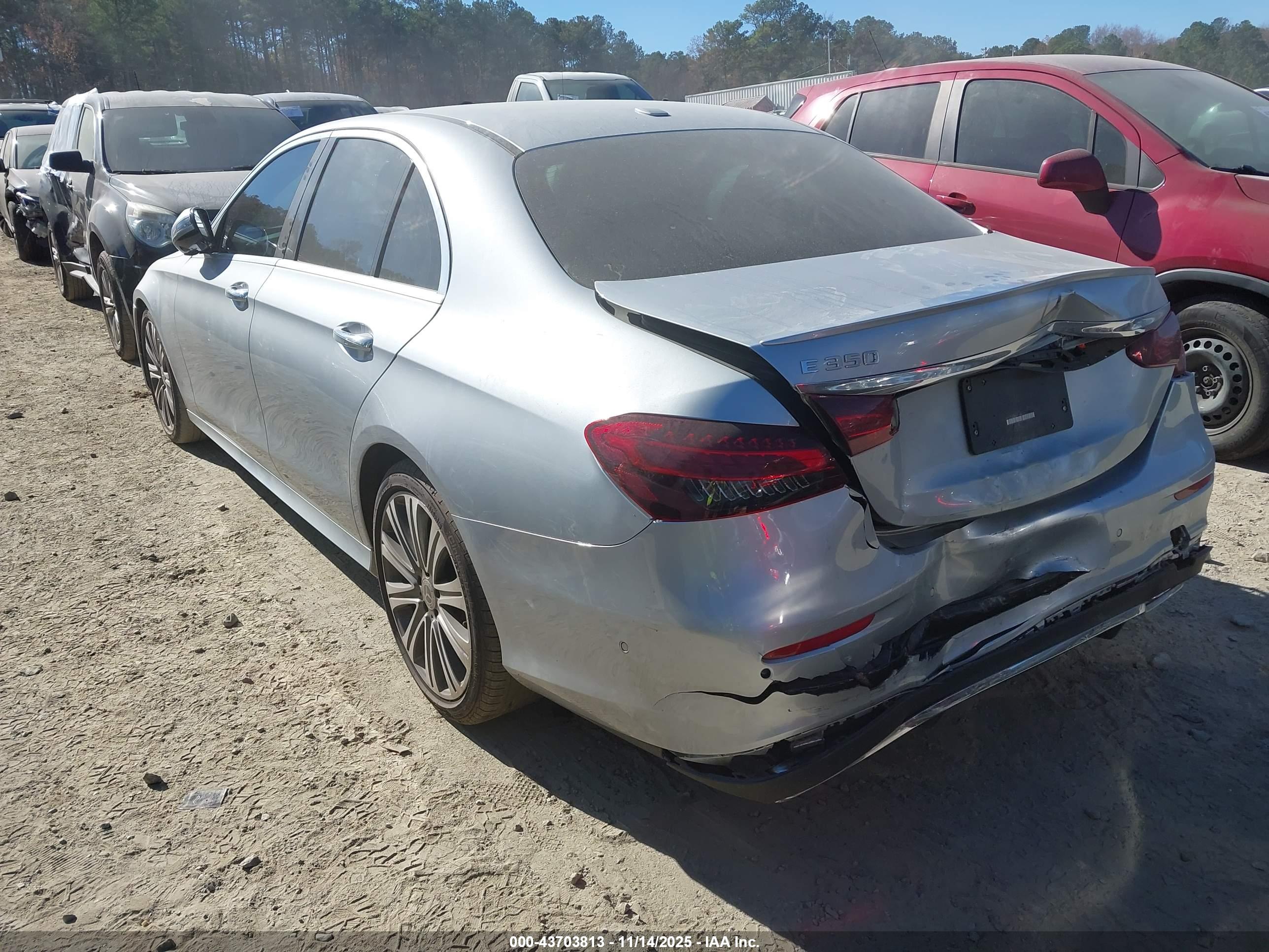 MERCEDES-BENZ E image 3