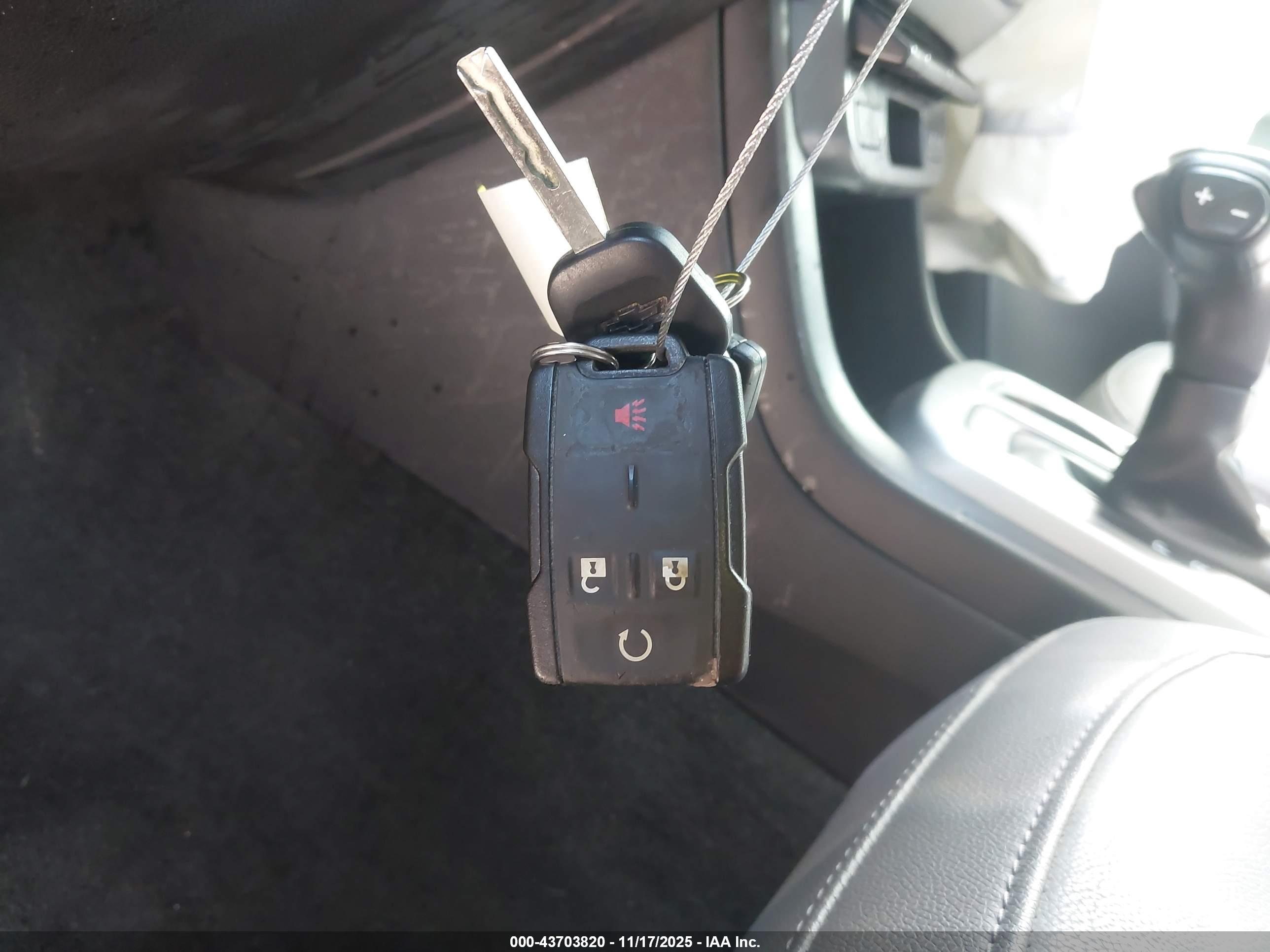 CHEVROLET COLORADO image 11